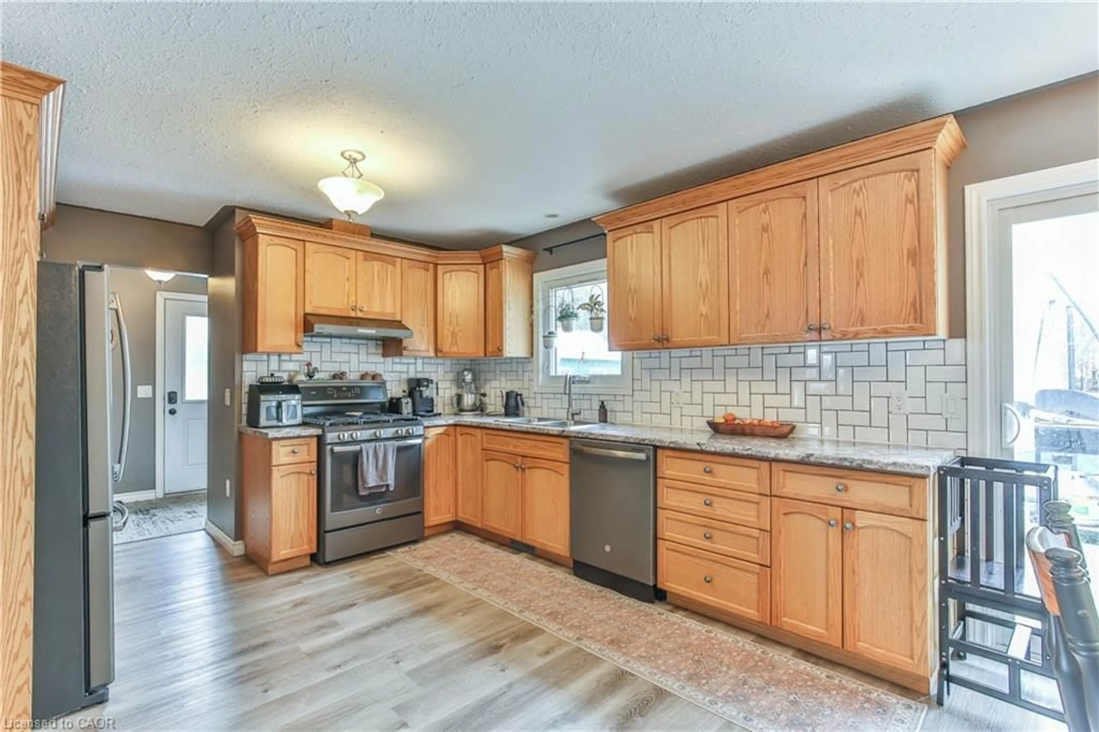 Open concept kitchen, unknown for 163511 Brownsville Rd, Brownsville Ontario N0L 1C0