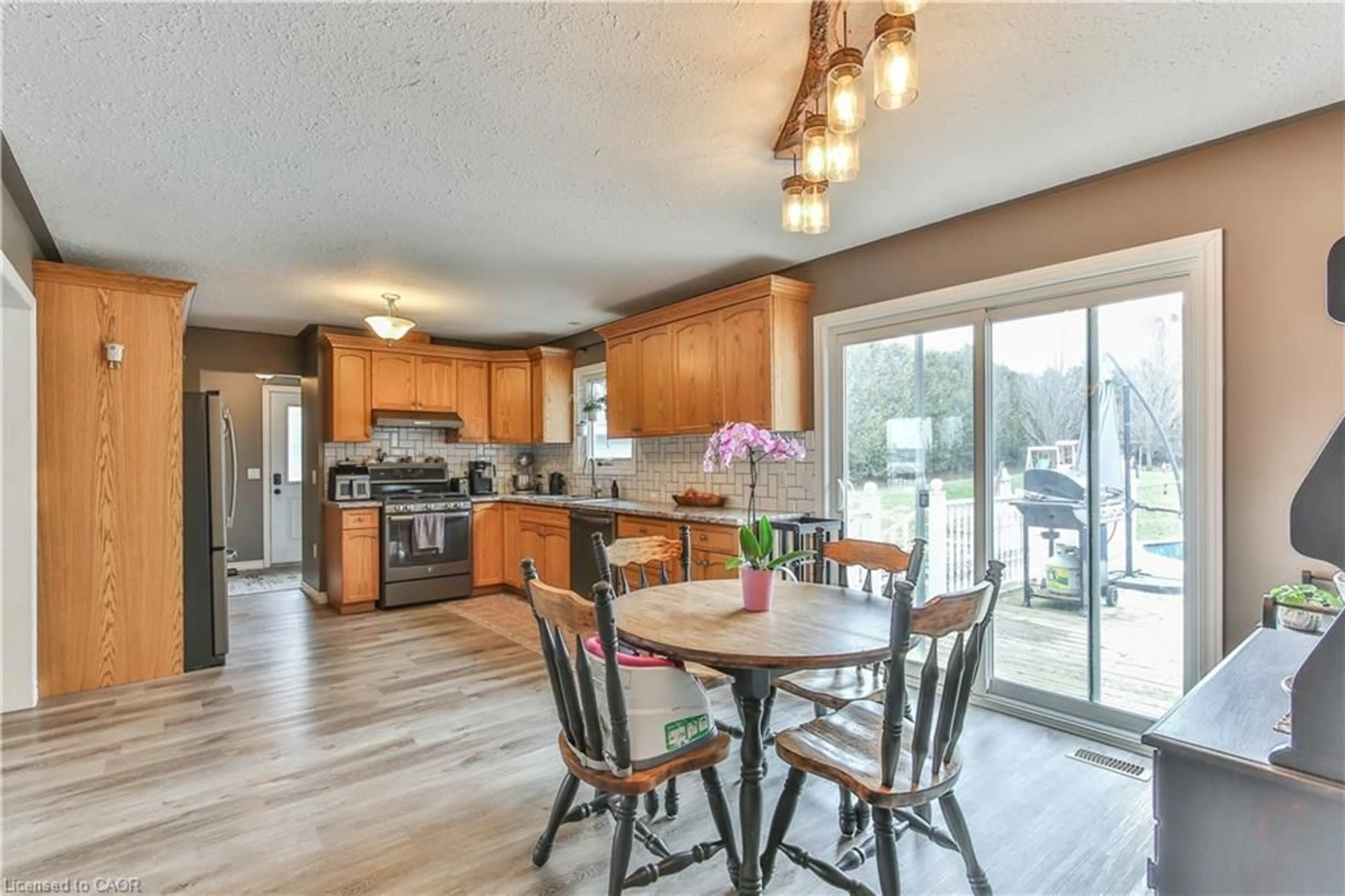 Open concept kitchen, unknown for 163511 Brownsville Rd, Brownsville Ontario N0L 1C0