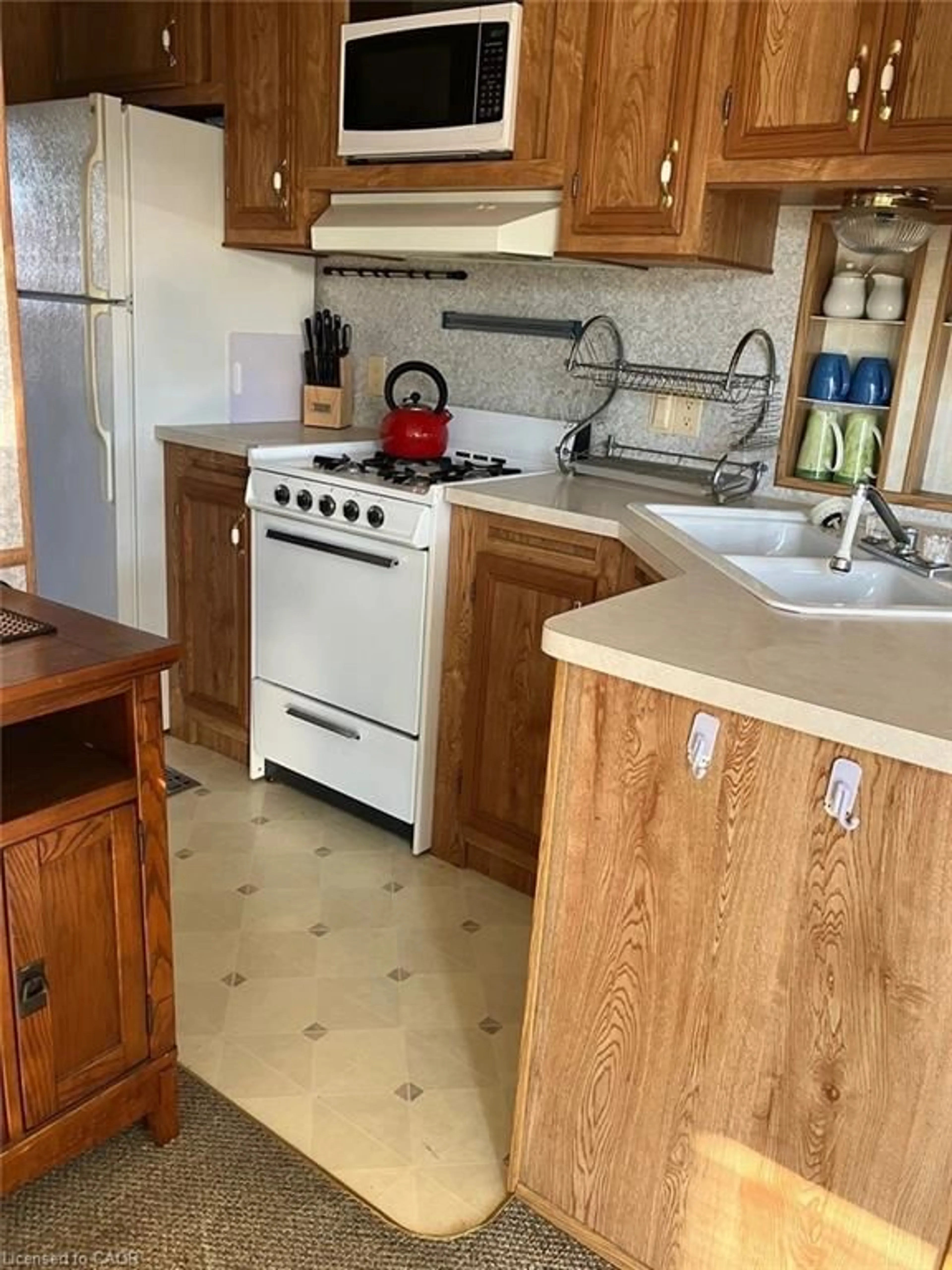 Standard kitchen, unknown for 92 Clubhouse Rd #29, Turkey Point Ontario N0E 1T0