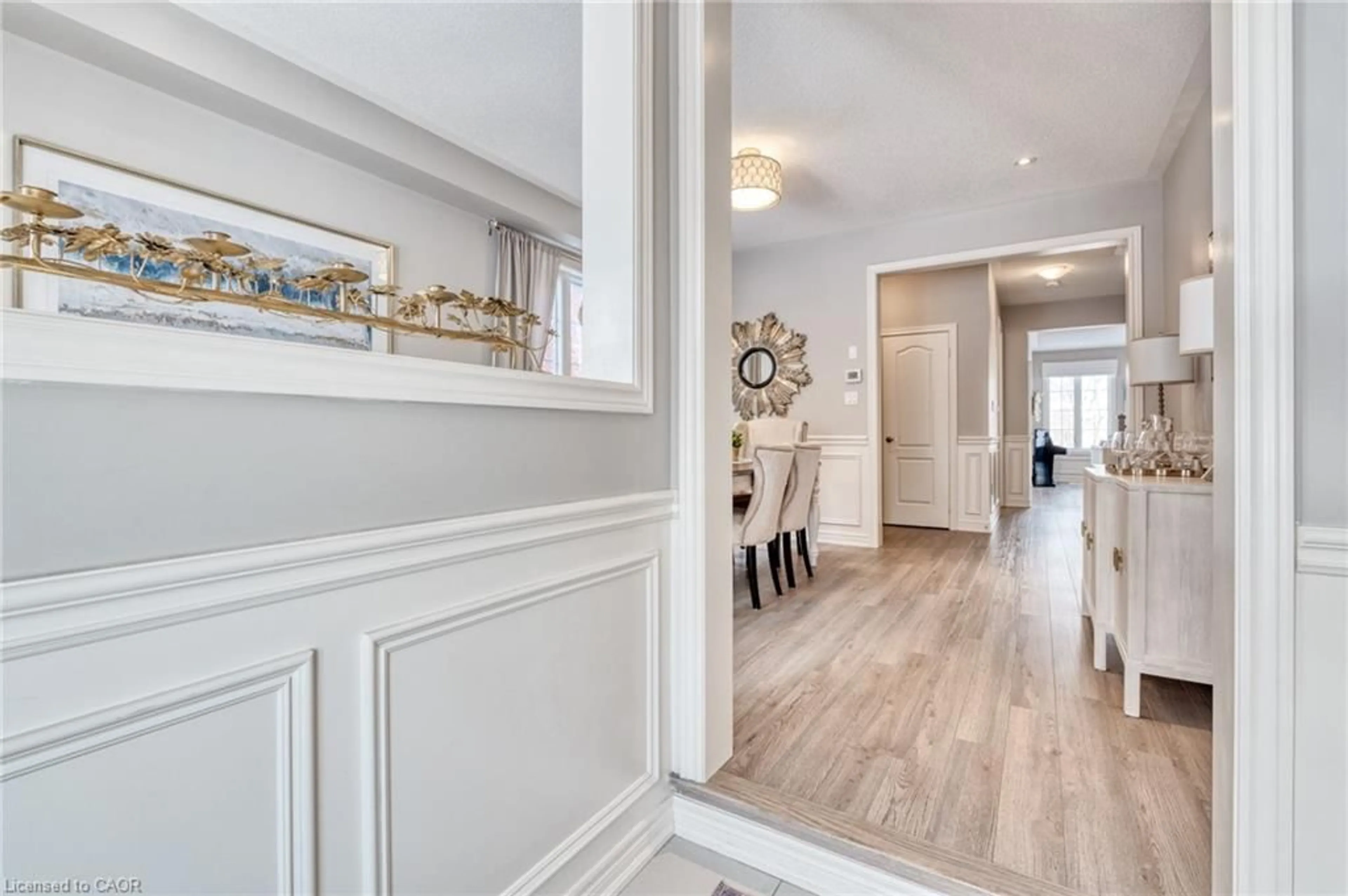 Indoor entryway for 311 Humphrey St, Waterdown Ontario L8B 1X4