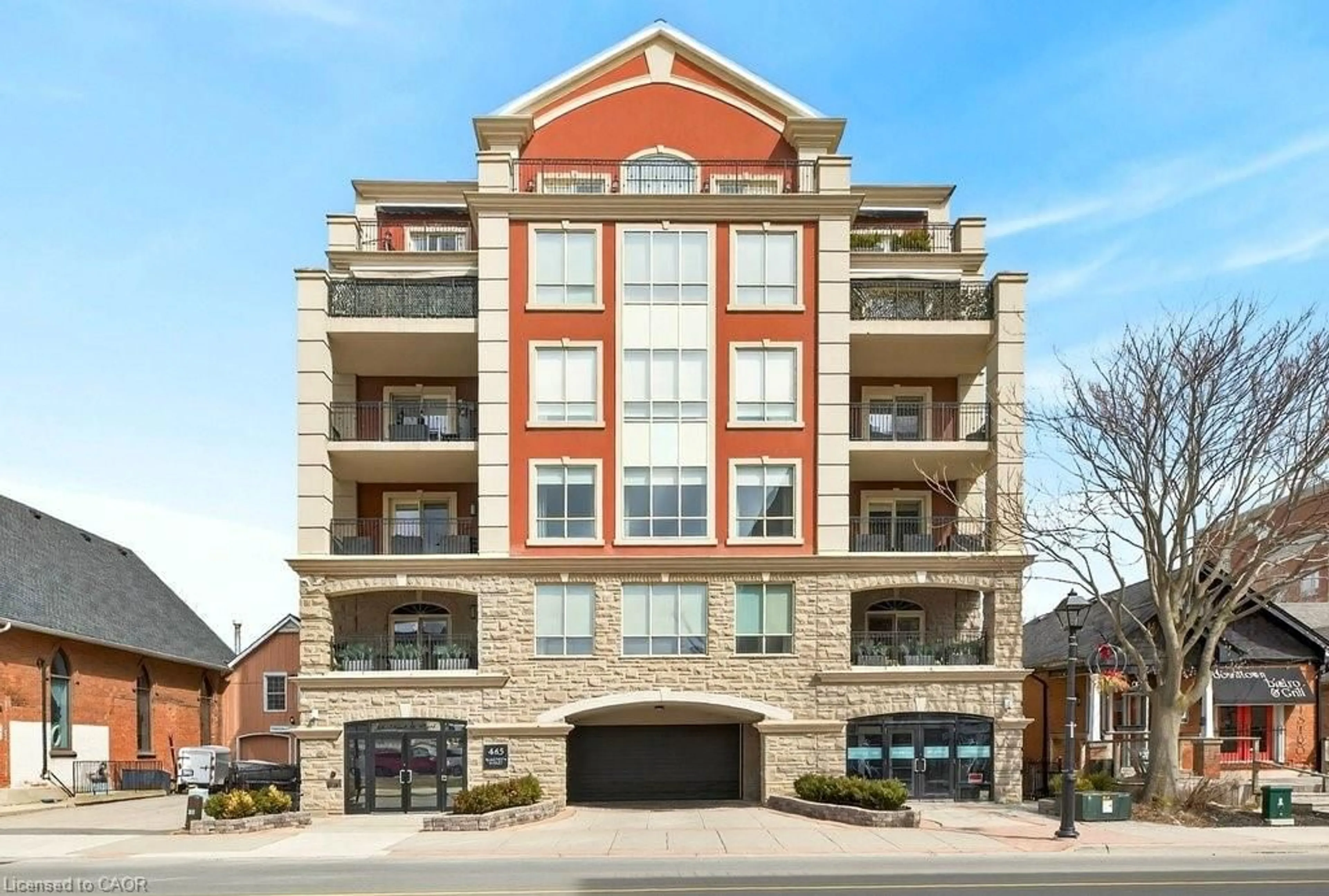 Home with brick exterior material, building for 445 Elizabeth St #201, Burlington Ontario L7R 2L8