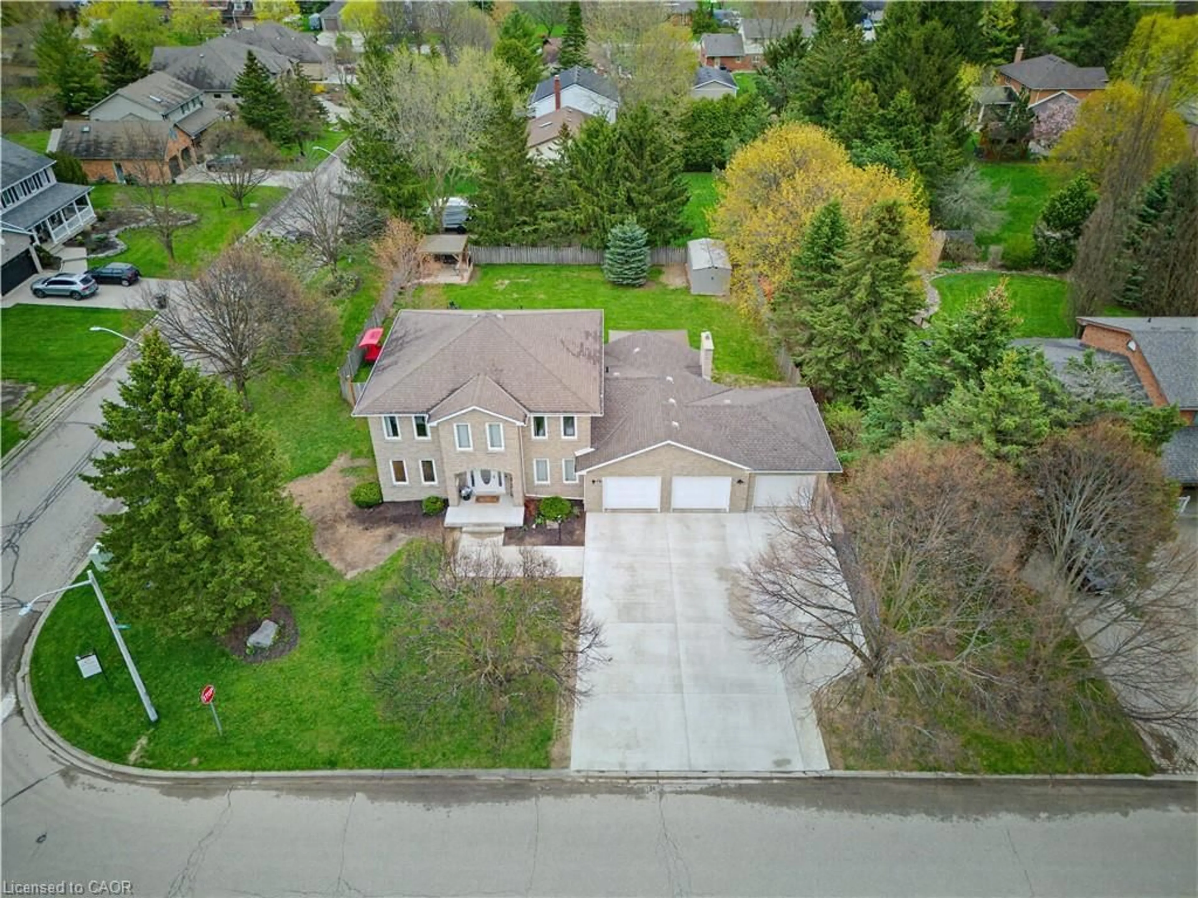 A pic from outside/outdoor area/front of a property/back of a property/a pic from drone, street for 15 Danube Dr, Heidelberg Ontario N0B 2M1