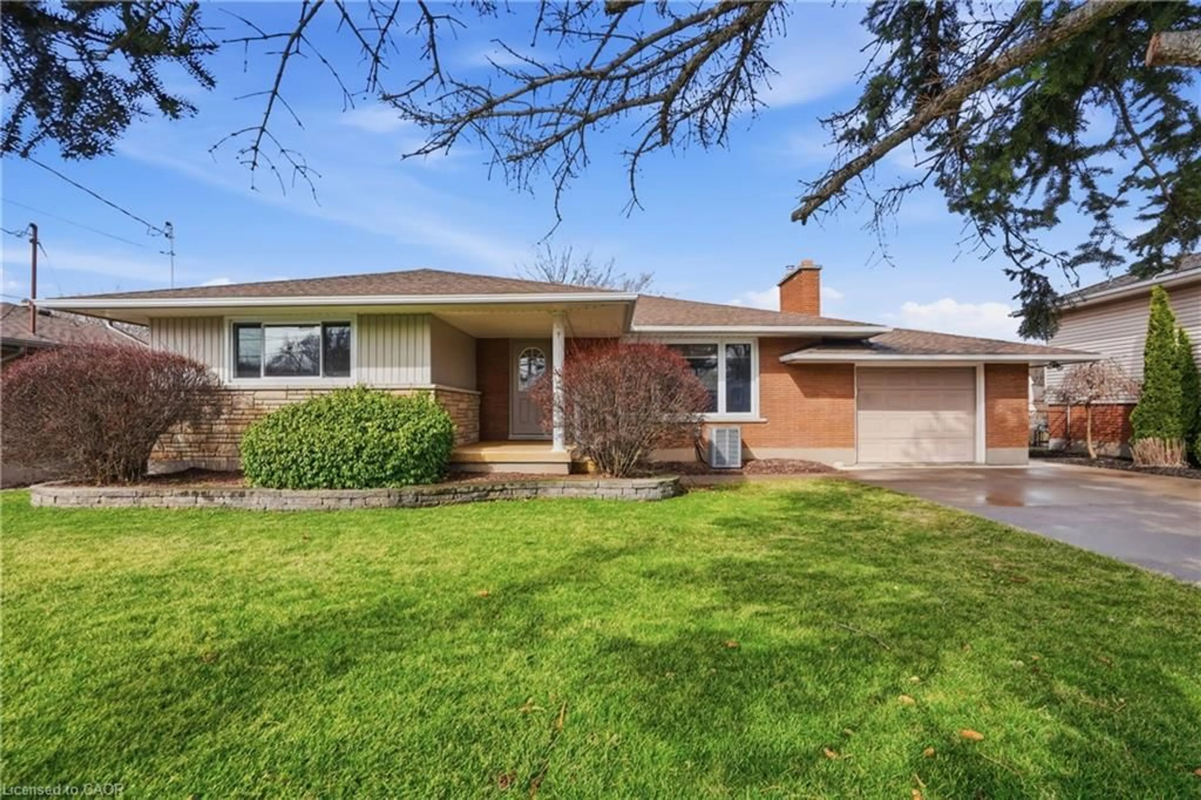 Home with brick exterior material, street for 651 Niagara St, St. Catharines Ontario L2M 3P9