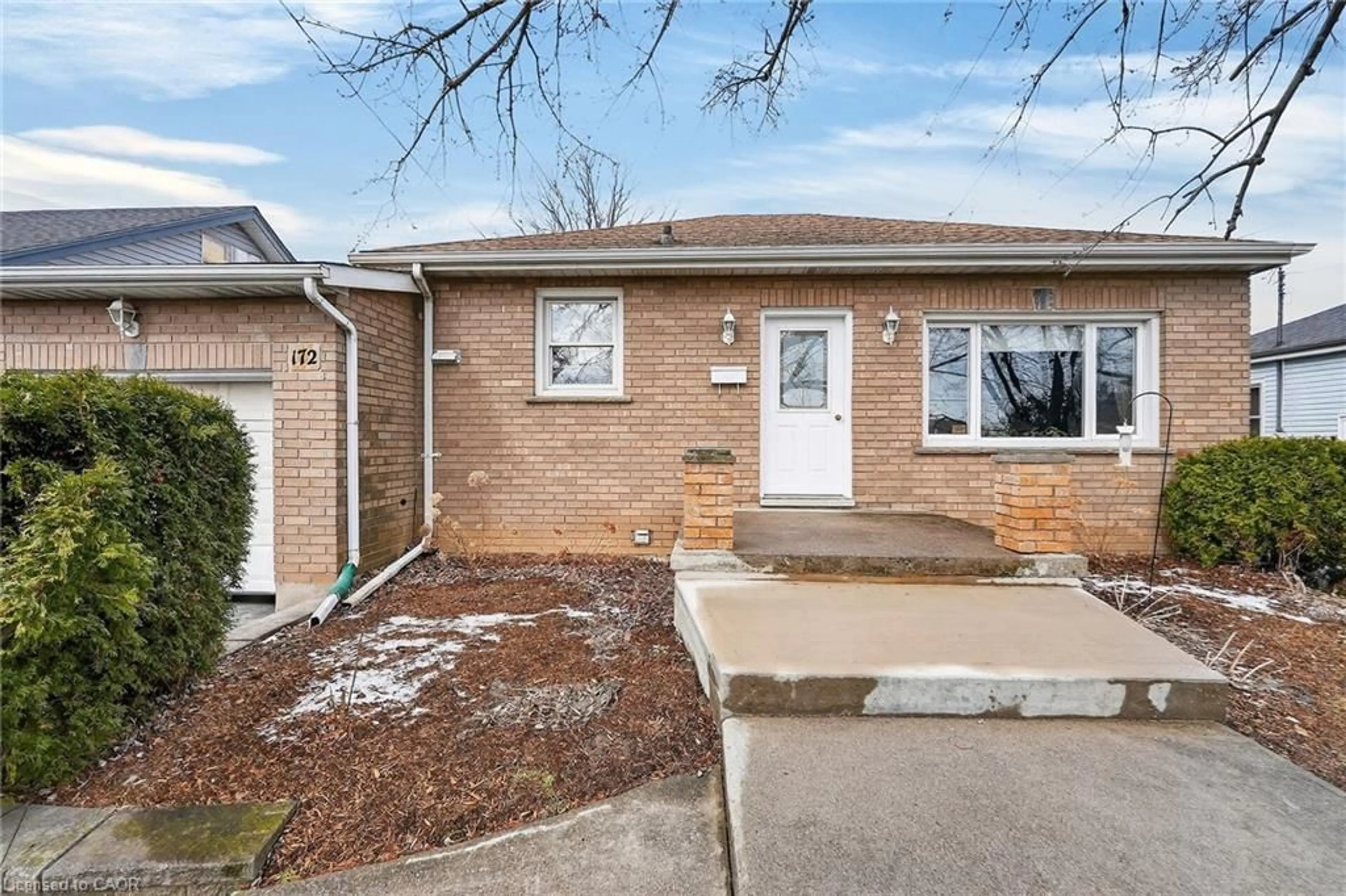 Home with brick exterior material, street for 172 Ridge St, Hamilton Ontario L9A 2X5