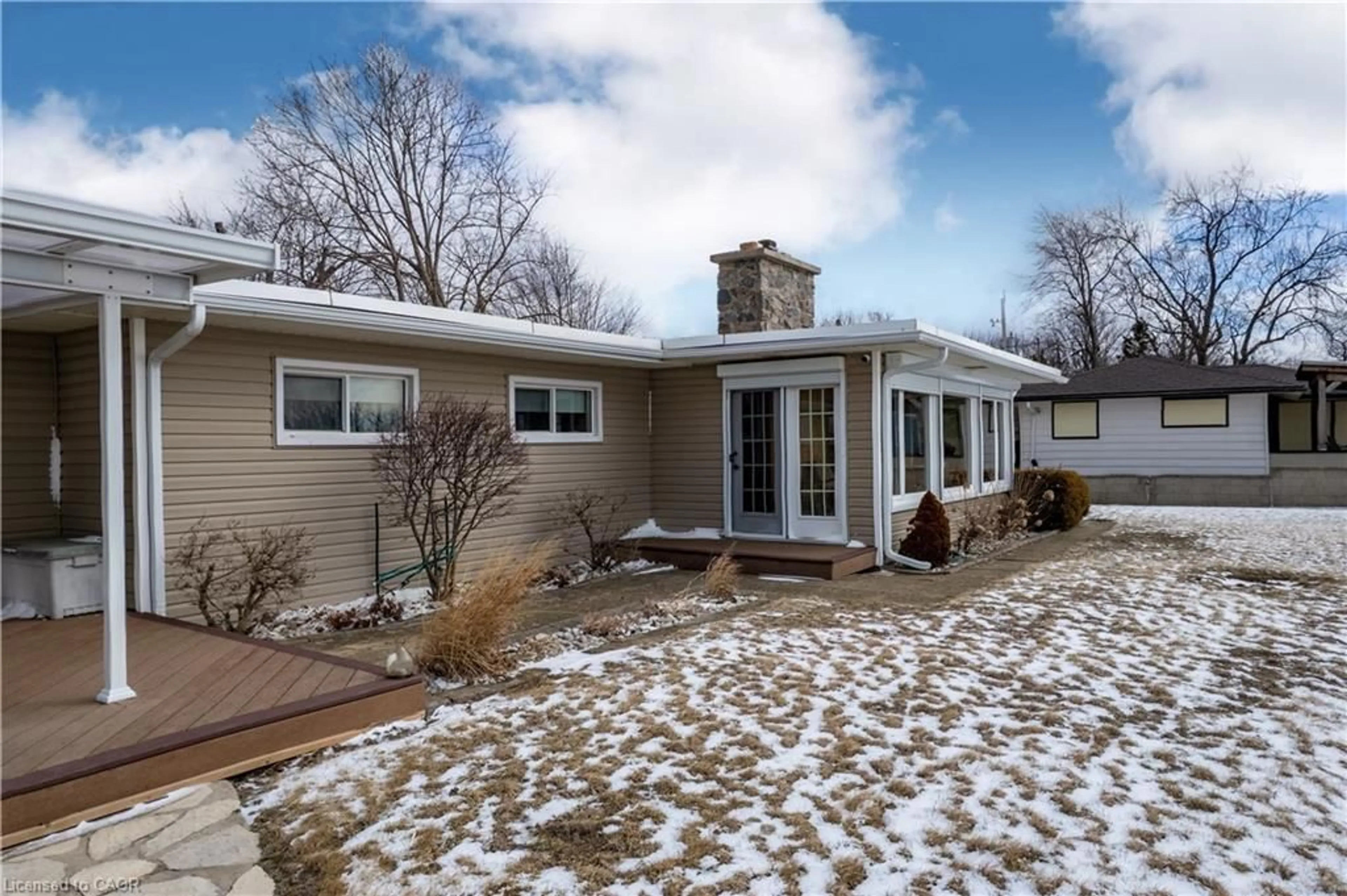 Home with vinyl exterior material, street for 285 Baygrove Line, Dunnville Ontario N1A 2W8