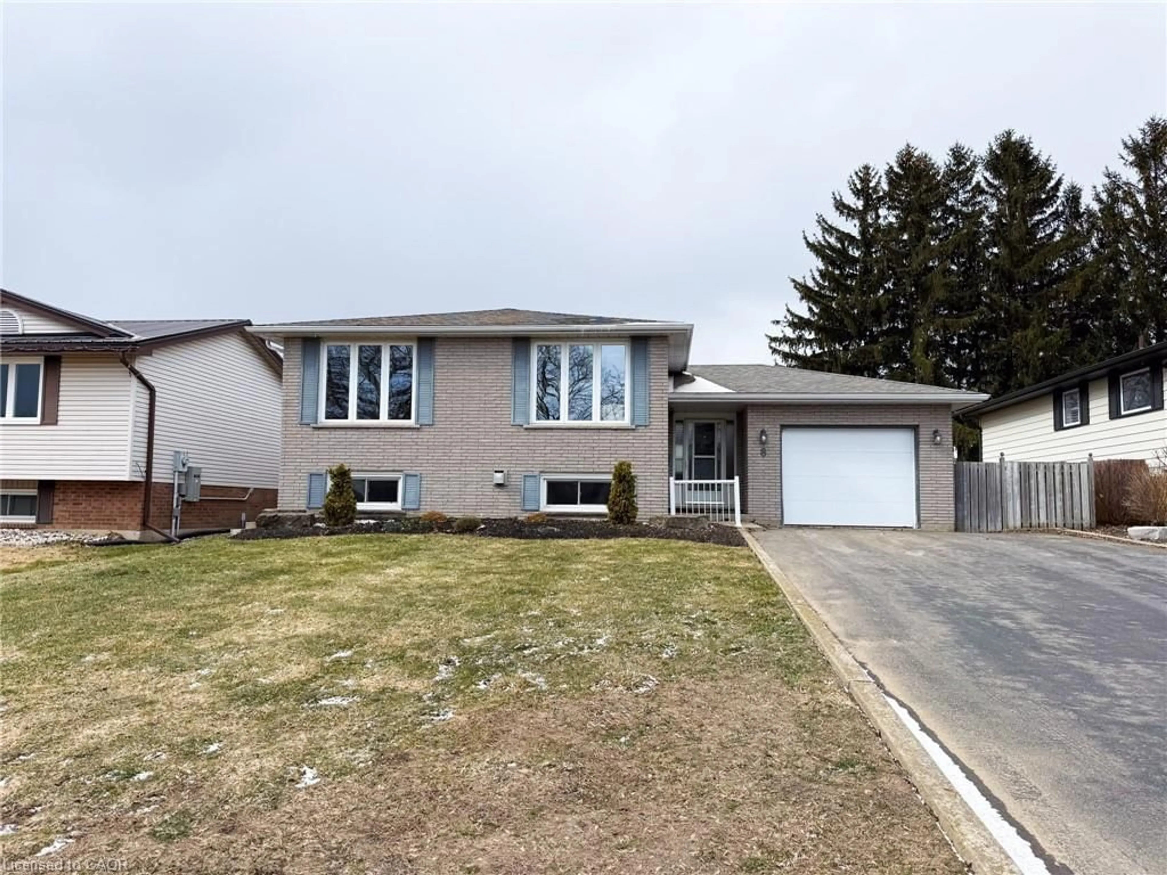 Unknown for 8 Ross St, Waterford Ontario N0E 1Y0