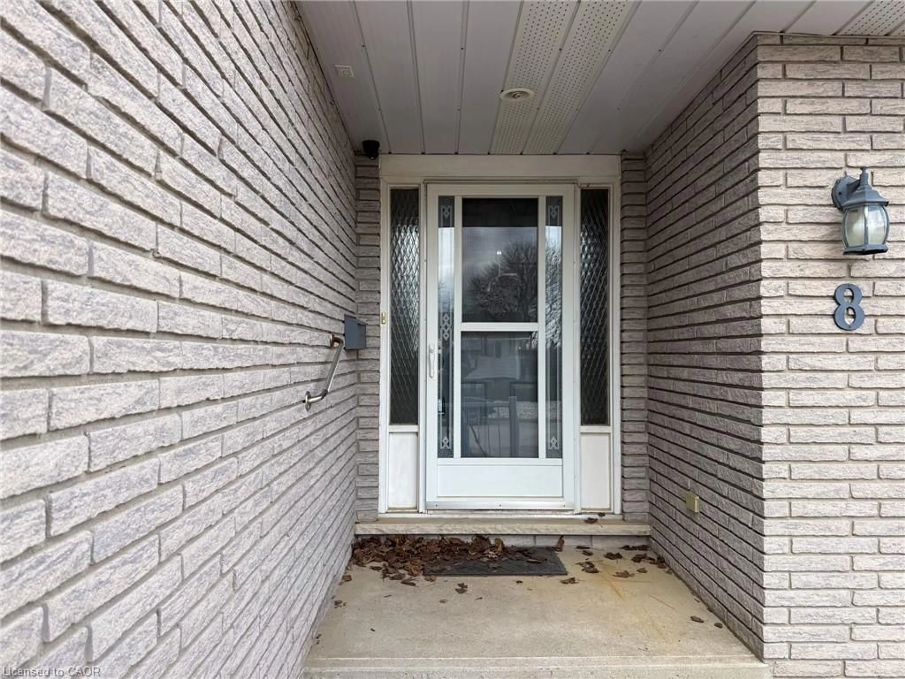 Indoor entryway for 8 Ross St, Waterford Ontario N0E 1Y0