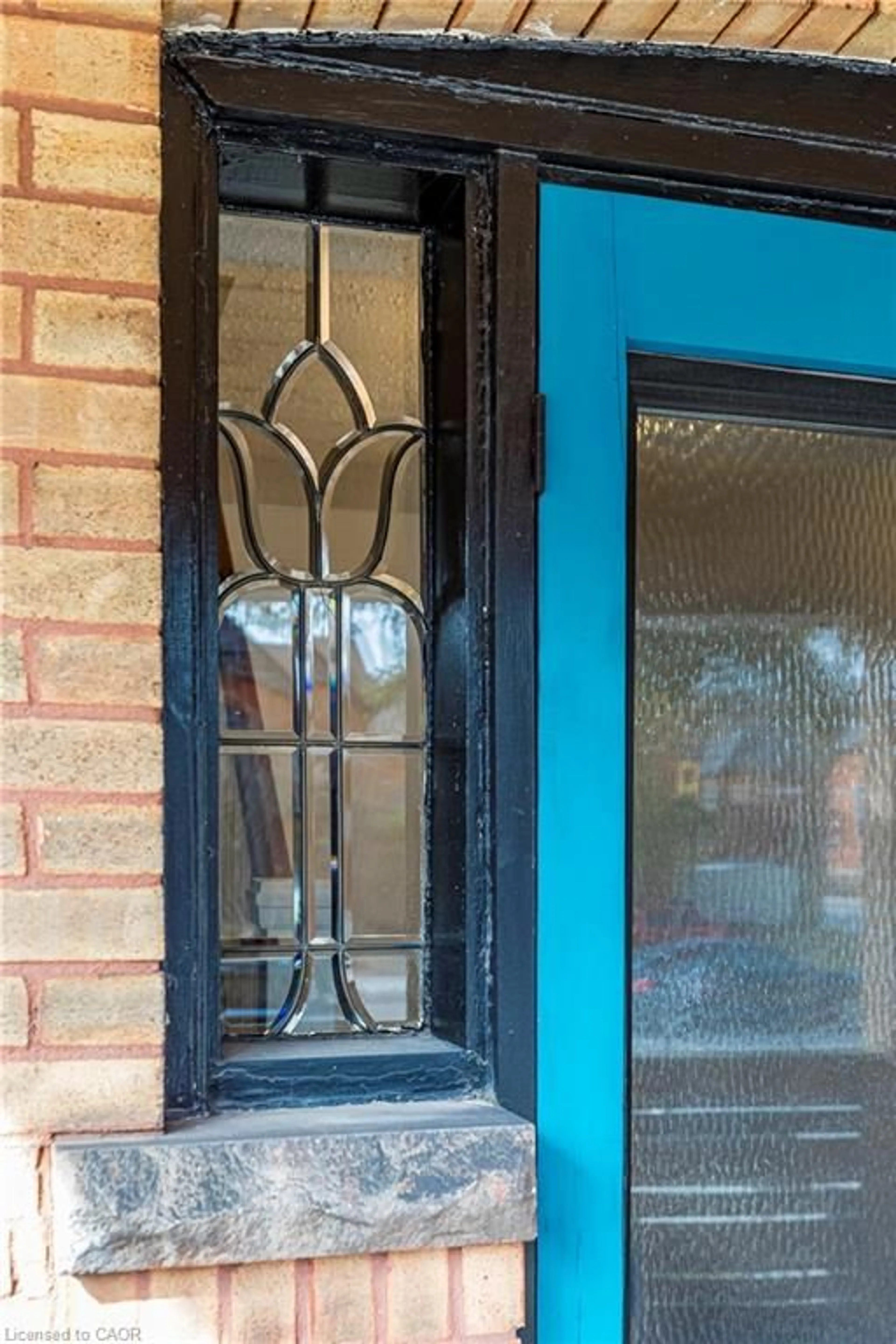 Indoor entryway for 182 Herkimer St, Hamilton Ontario L8P 2H6