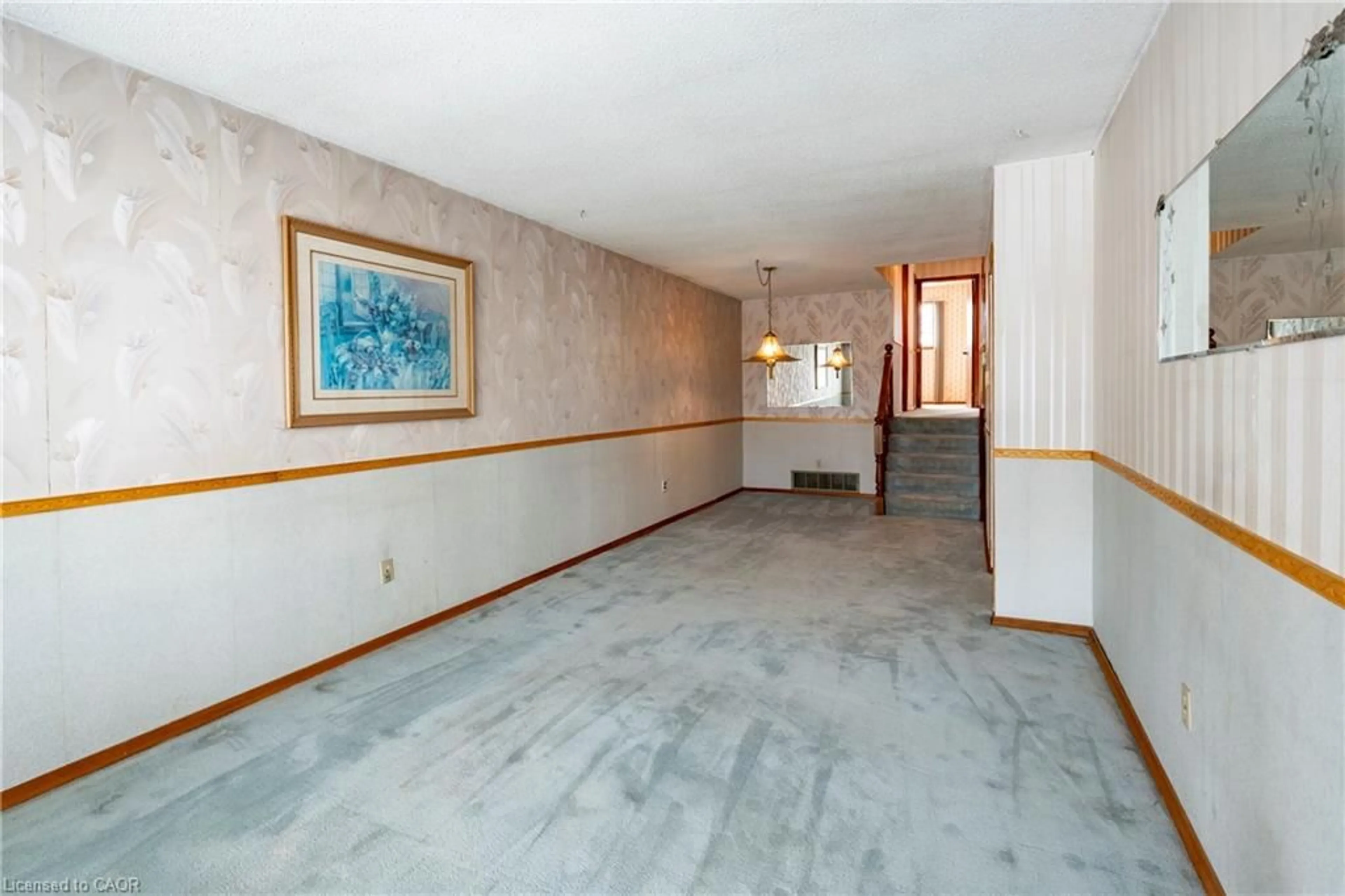 Indoor foyer for 93 Nickolas Cres, Cambridge Ontario N3C 3L7