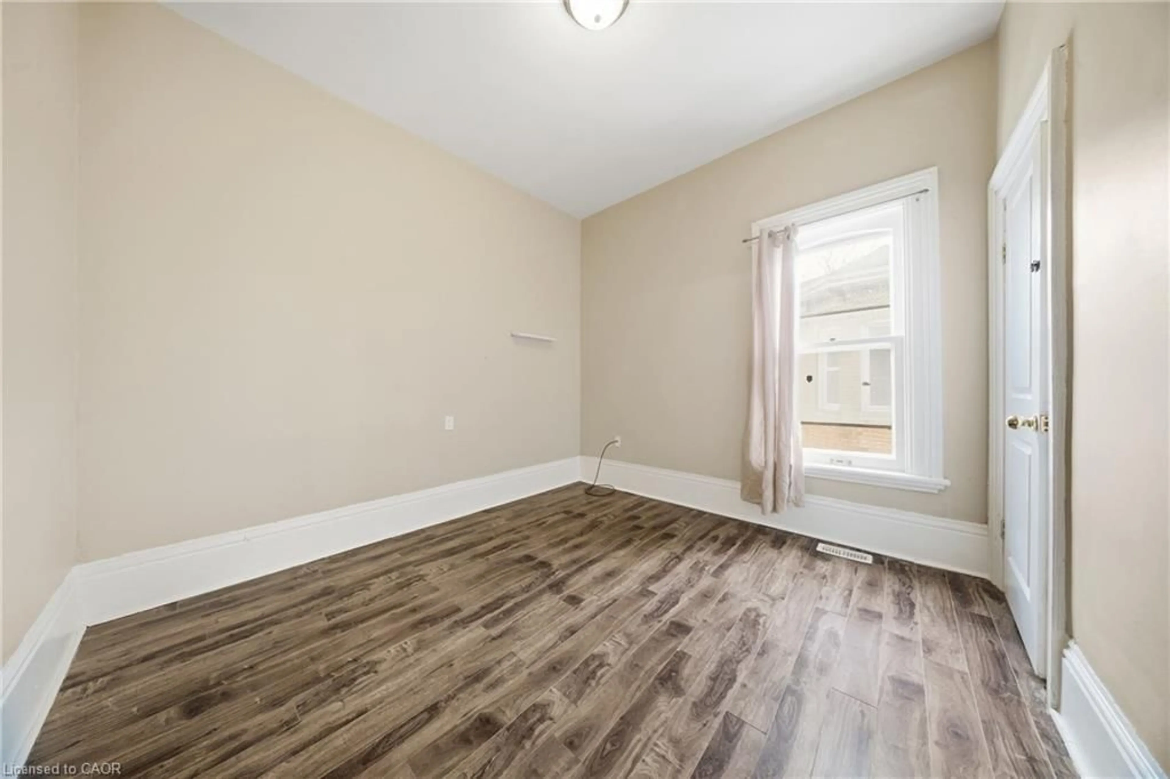 A pic of a room for 129 West St, Brantford Ontario N3T 3G2