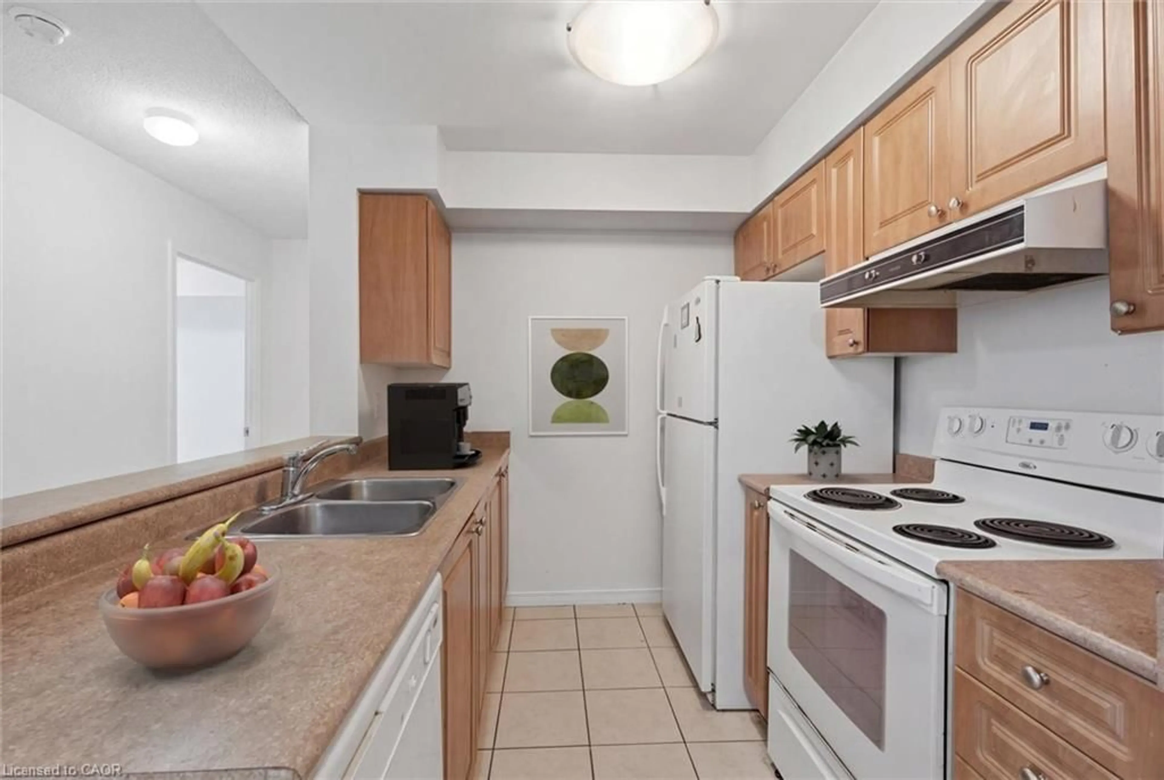 Standard kitchen, unknown for 3650 Kingston Rd #622, Scarborough Ontario M1M 3X9