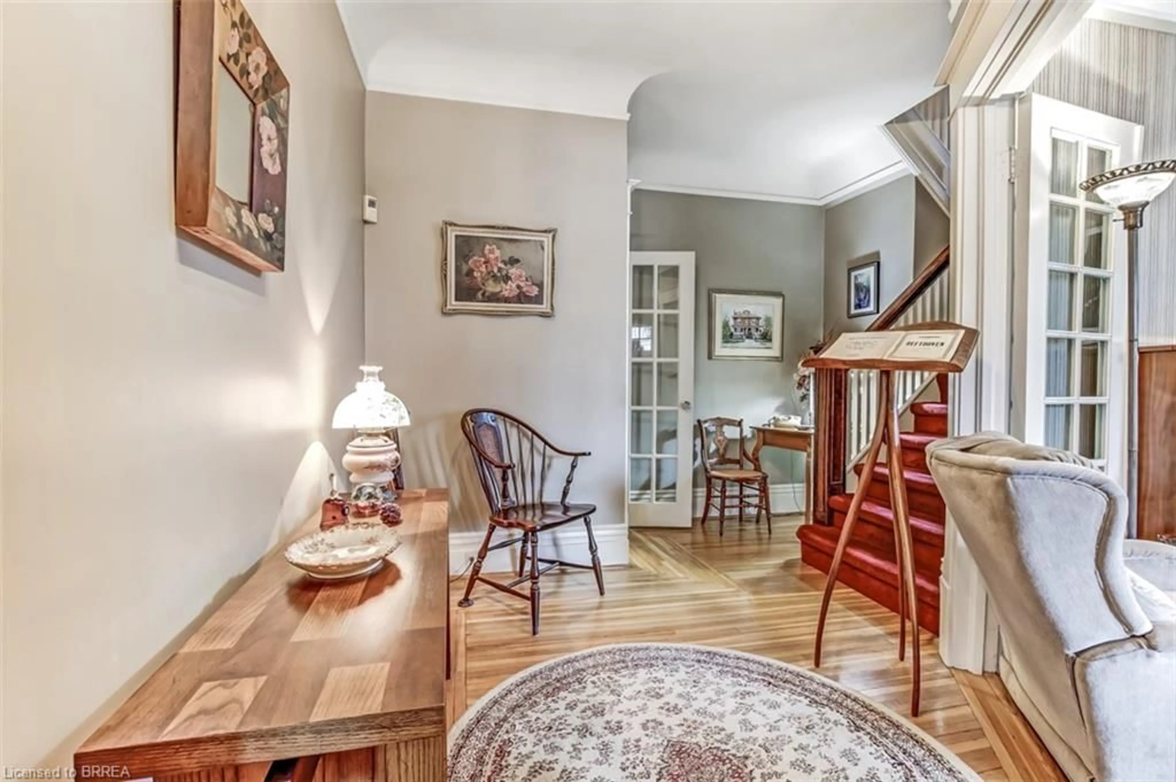 Indoor foyer for 52 Chestnut Ave, Brantford Ontario N3T 4C2