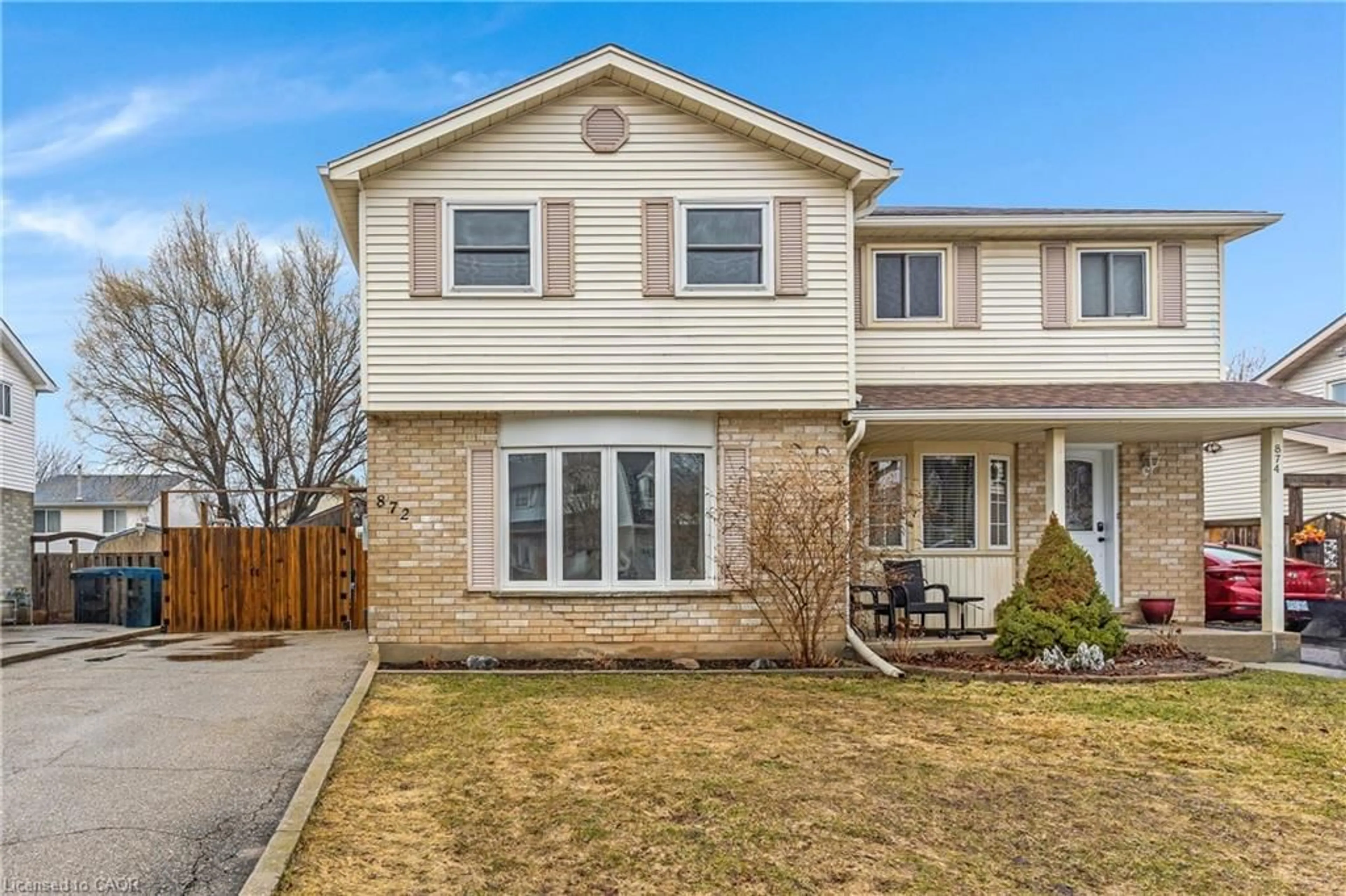 Home with vinyl exterior material, street for 872 Elgin St, Cambridge Ontario N1R 8C2