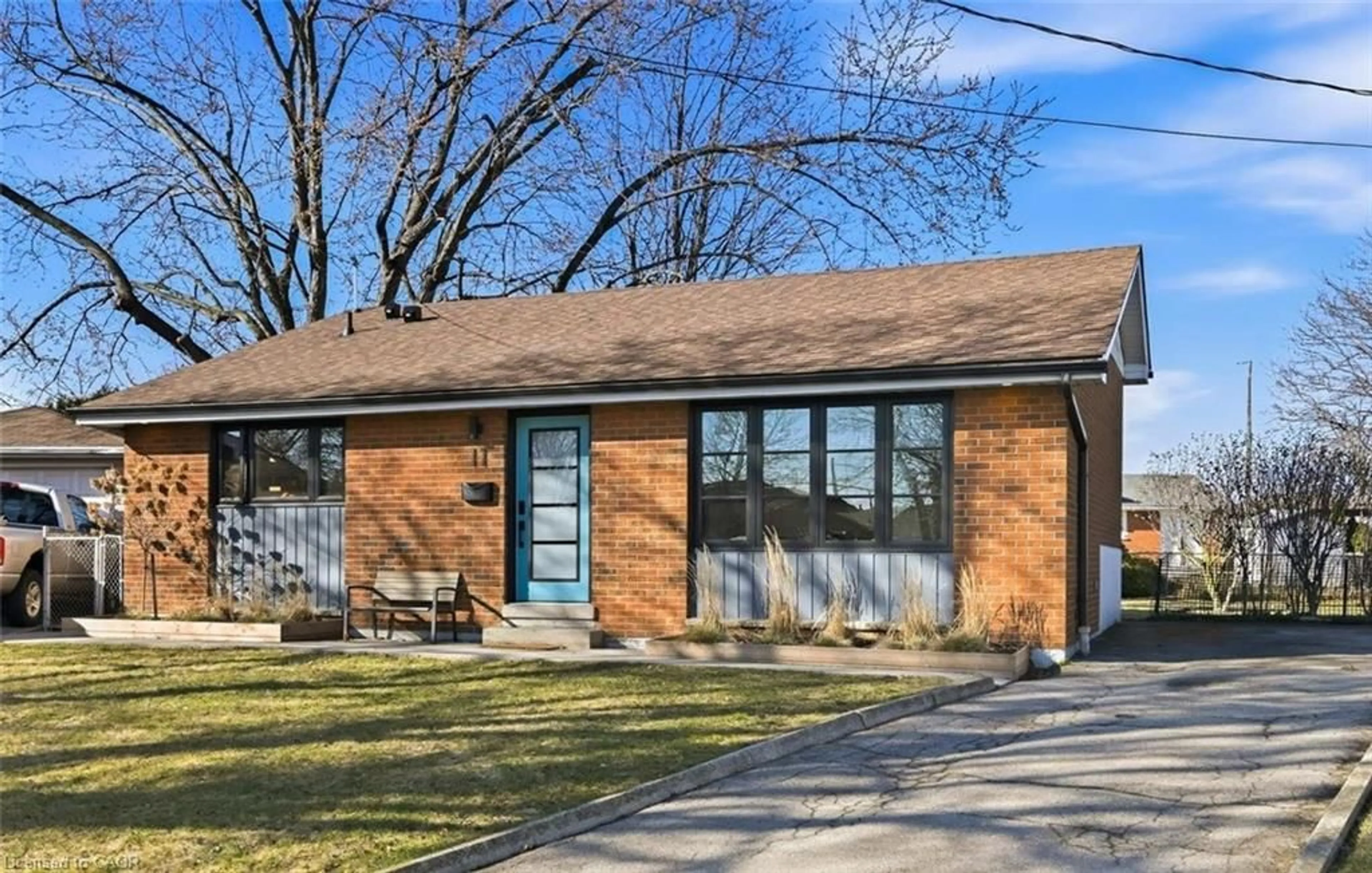 Home with brick exterior material, street for 11 Sandlyn Crt, Hamilton Ontario L8H 2R4