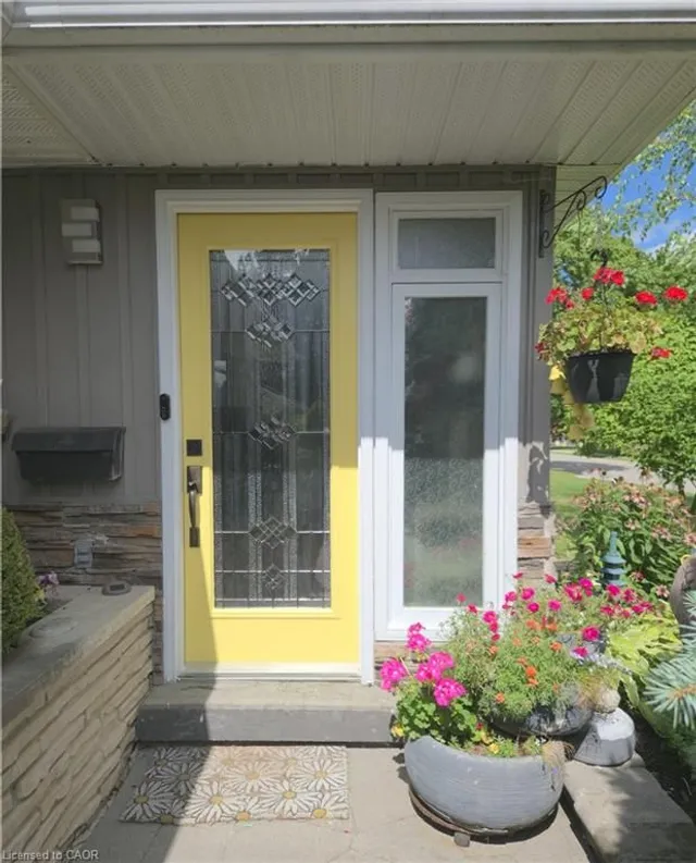 27 Hepburn Ave, St. Thomas 4