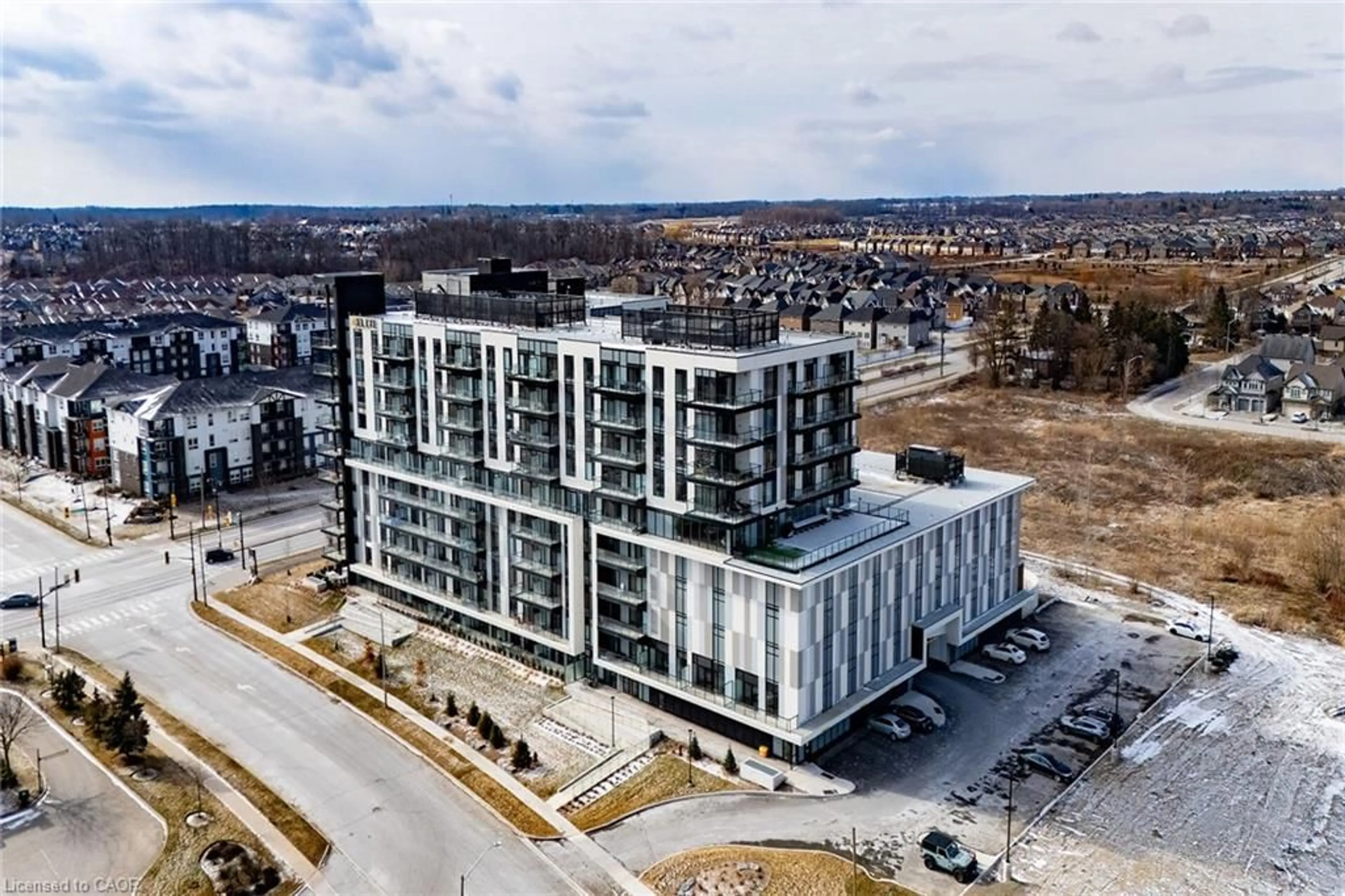 A pic from outside/outdoor area/front of a property/back of a property/a pic from drone, building for 575 Conklin Rd #1019, Brantford Ontario N3T 0B9