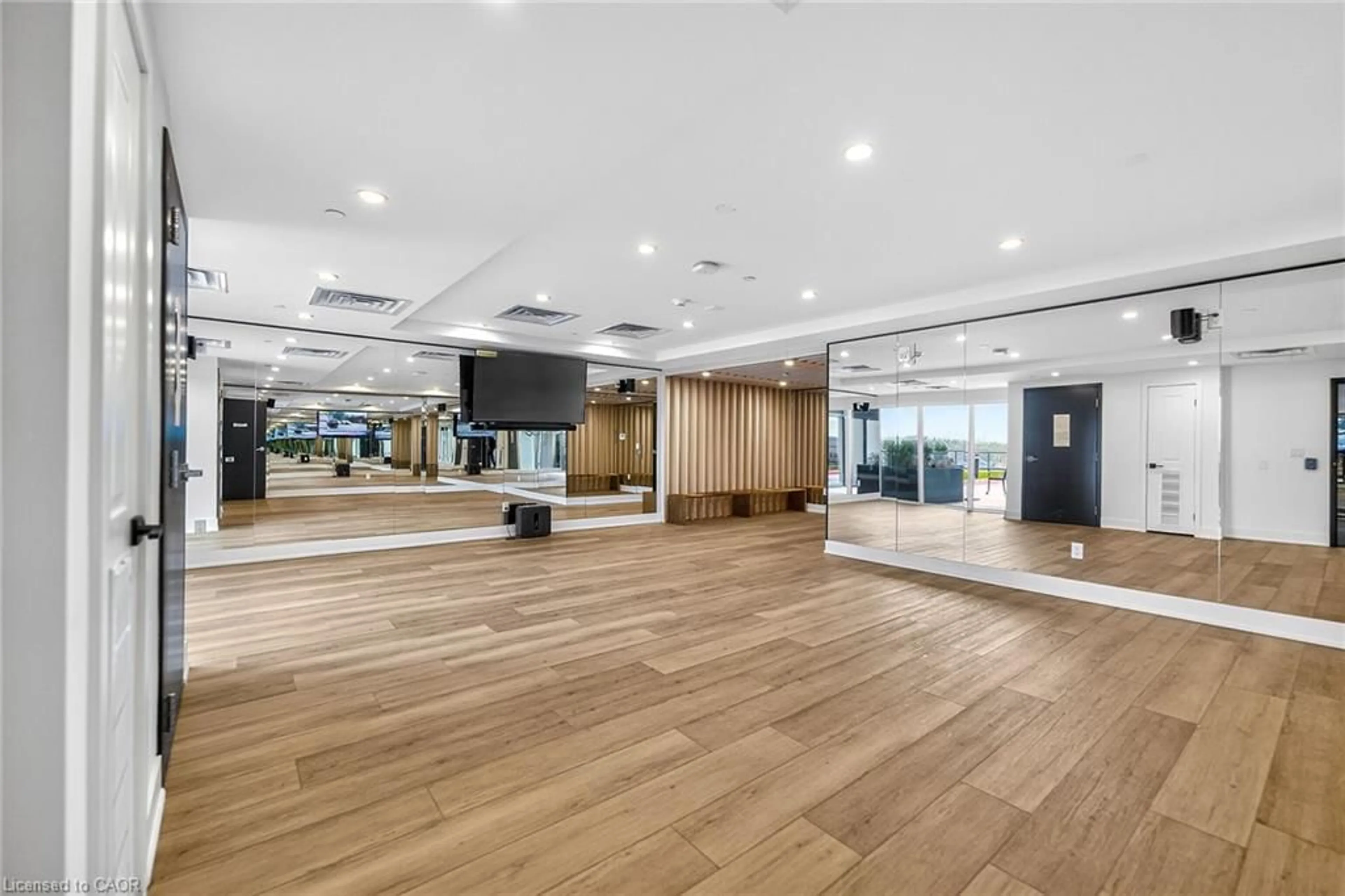 Lobby for 575 Conklin Rd #1019, Brantford Ontario N3T 0B9