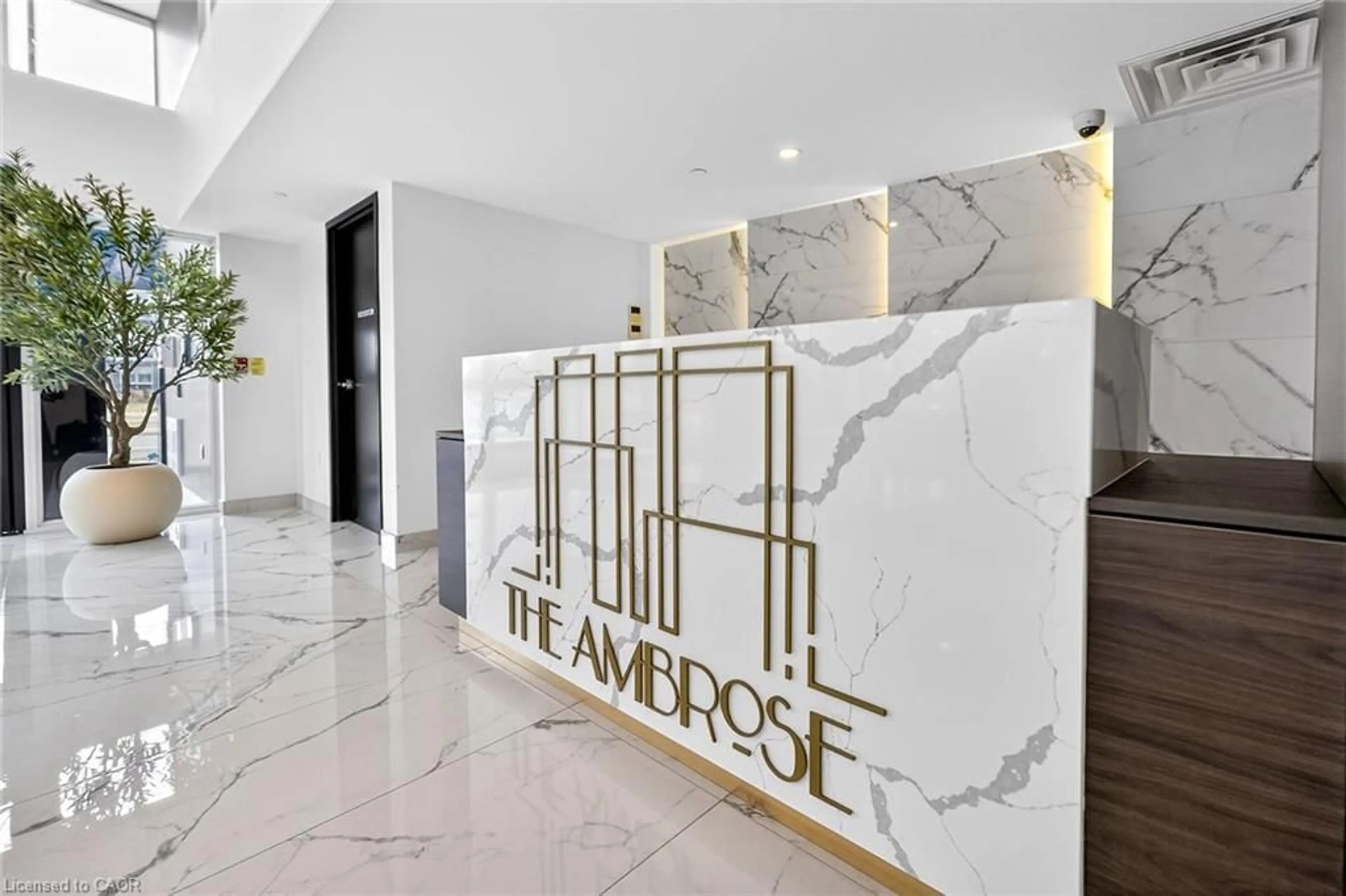 Indoor foyer for 575 Conklin Rd #1019, Brantford Ontario N3T 0B9