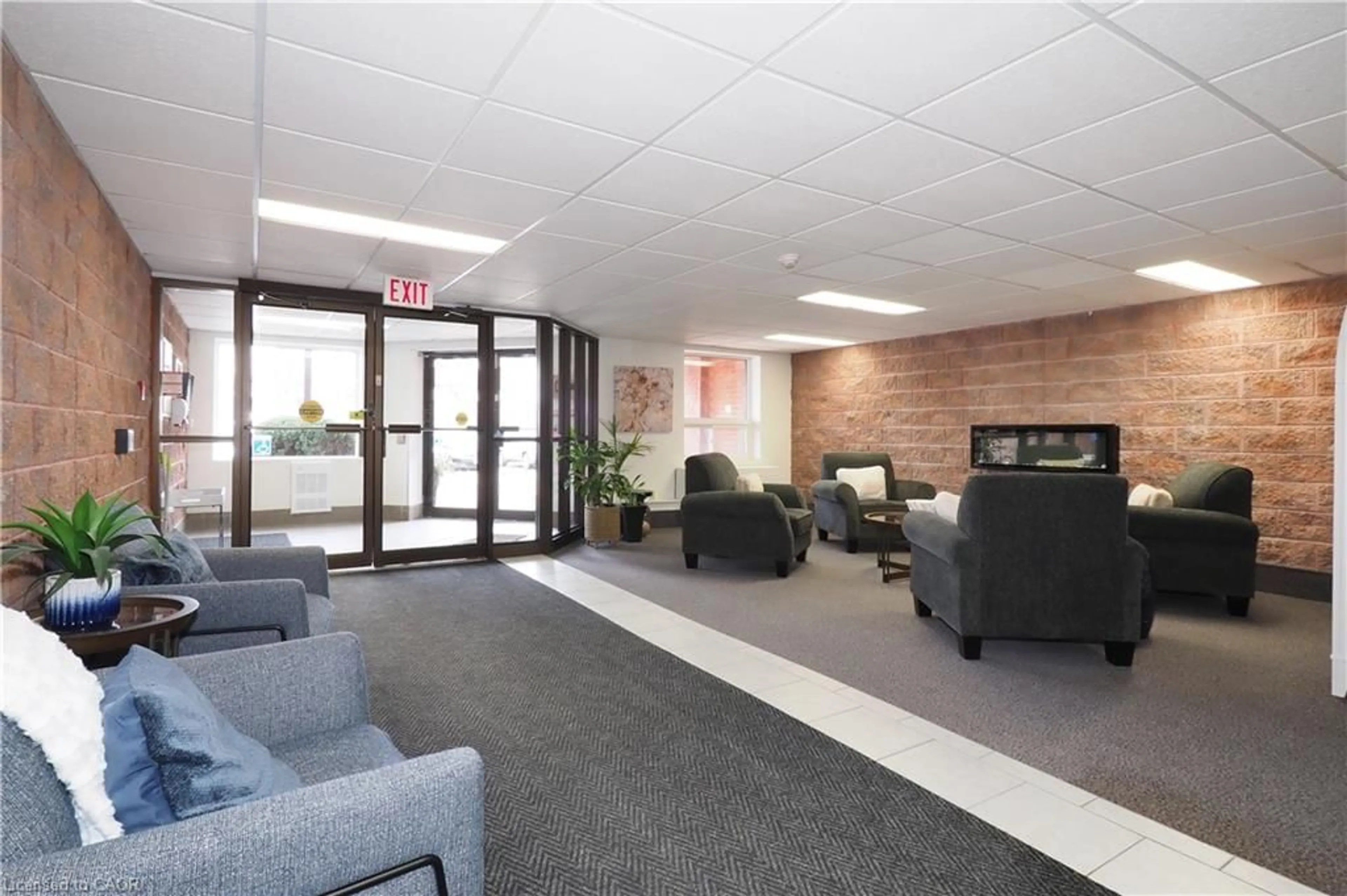 Indoor foyer for 35 Bute St #107, Ayr Ontario N0B 1E0