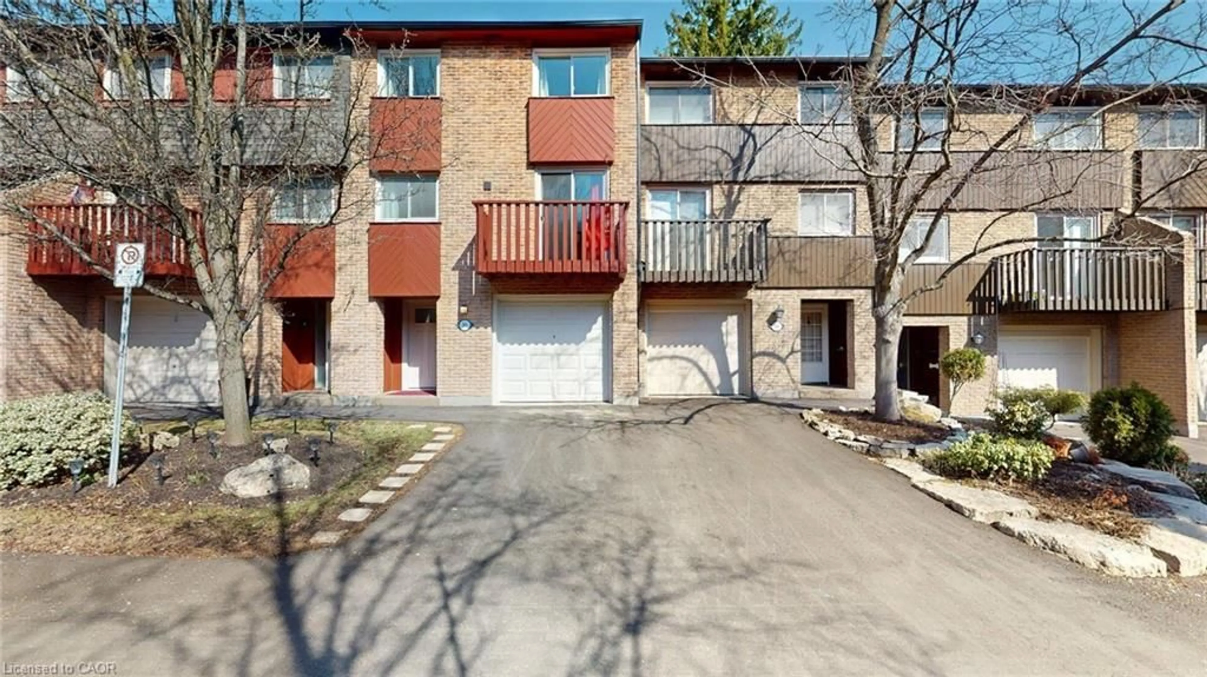 Unknown for 1967 Main St #35, Hamilton Ontario L8S 4P4