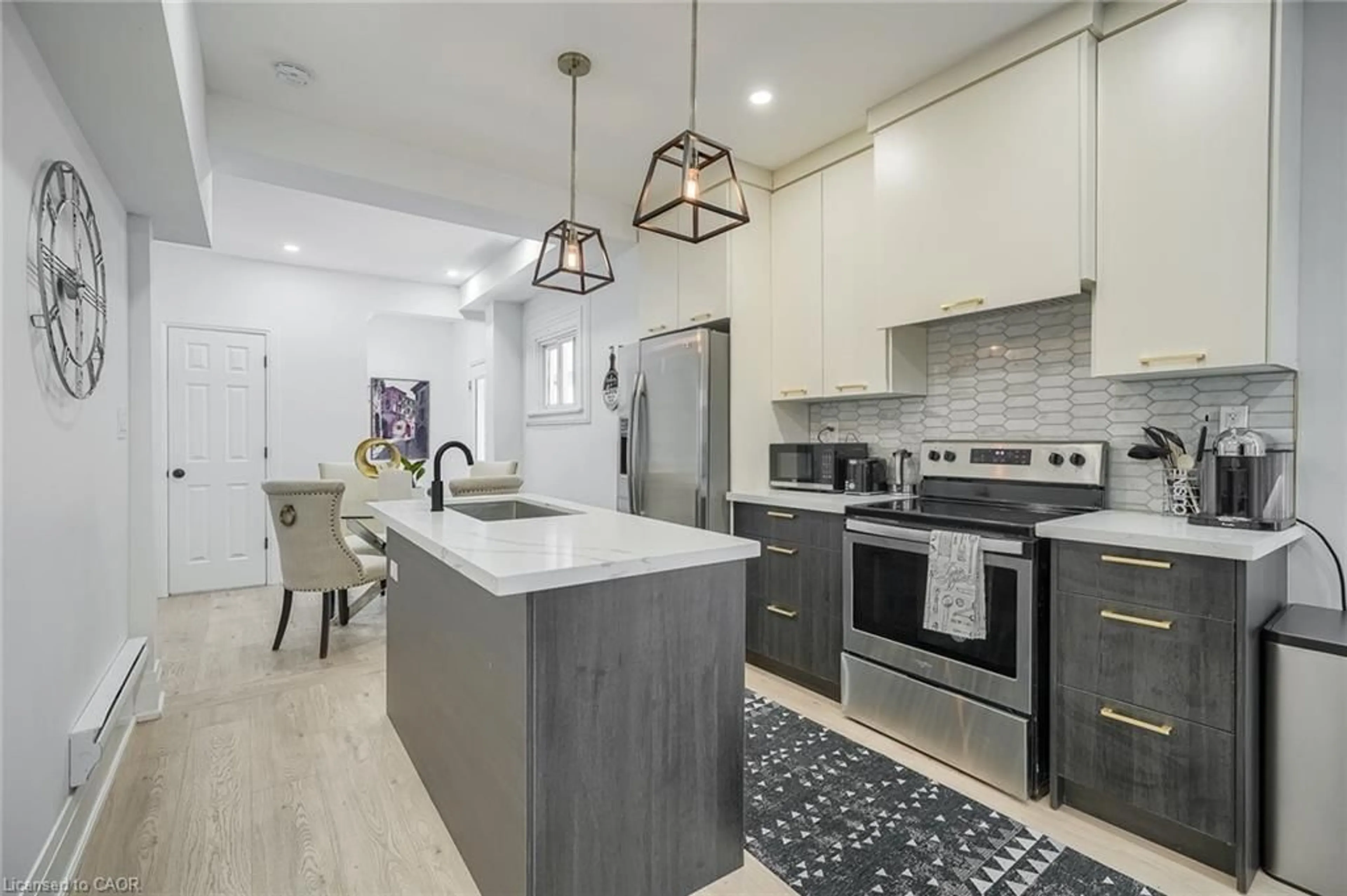 Open concept kitchen, ceramic/tile floor for 8 Elizabeth St, St. Catharines Ontario L2R 6B4
