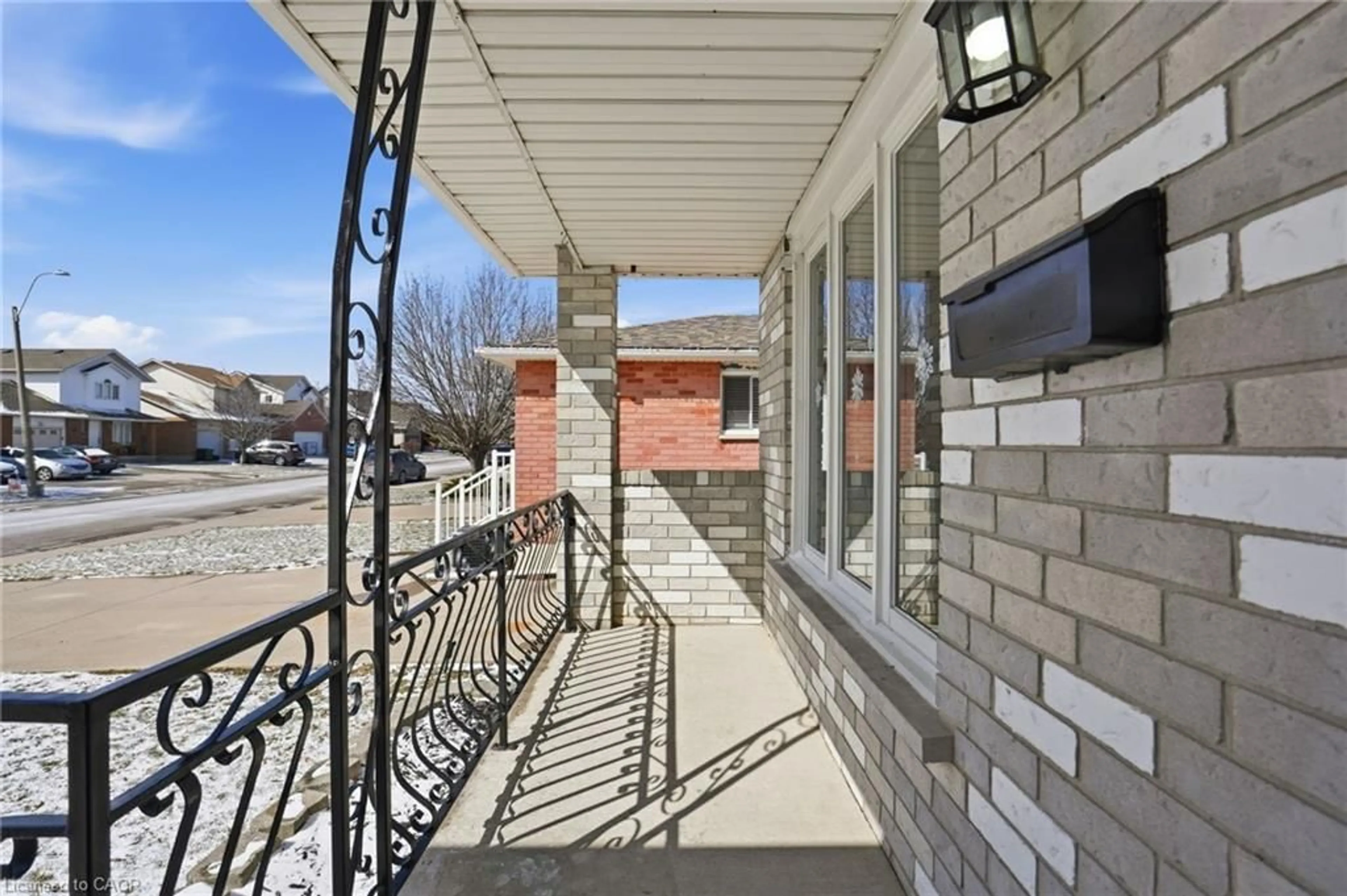 Patio, street for 513 Rexford Dr, Hamilton Ontario L8W 3C1