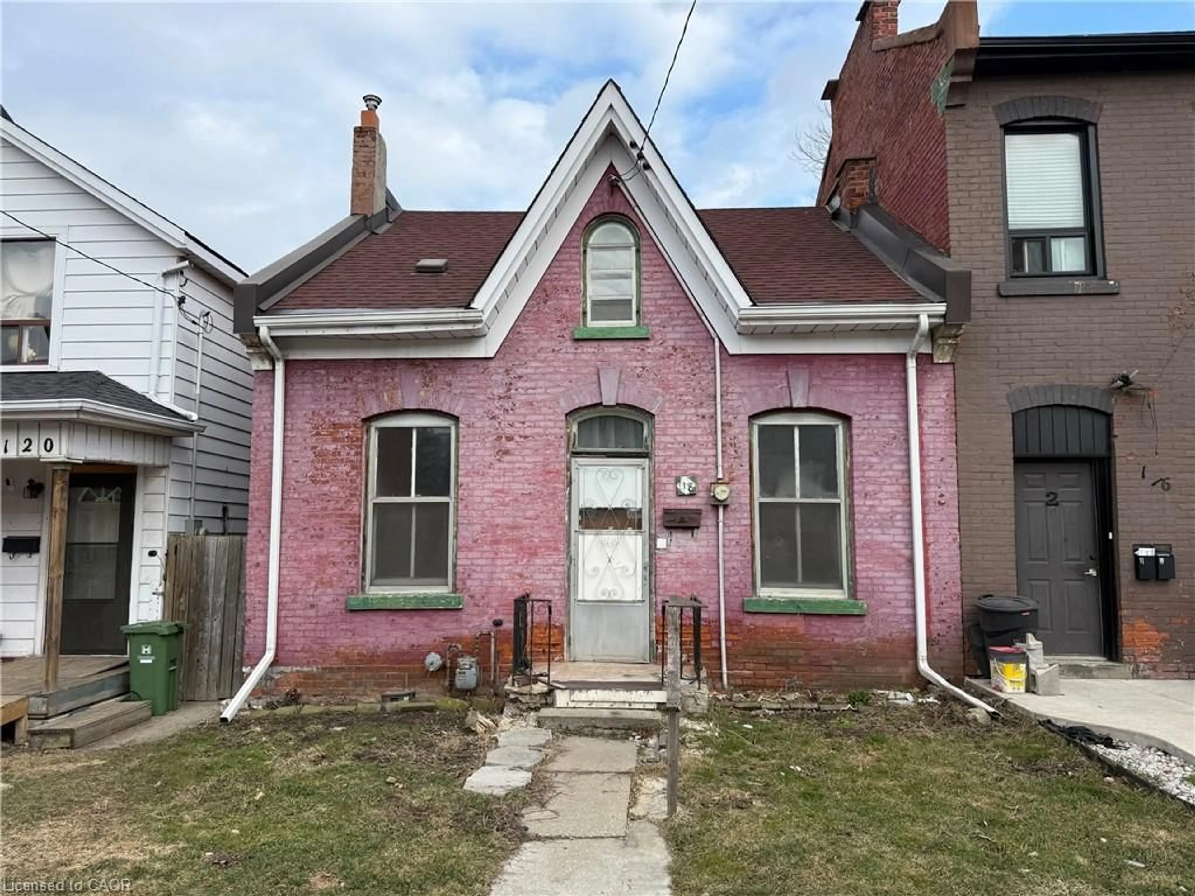 Home with brick exterior material, street for 118 Cathcart St, Hamilton Ontario L8L 5A2