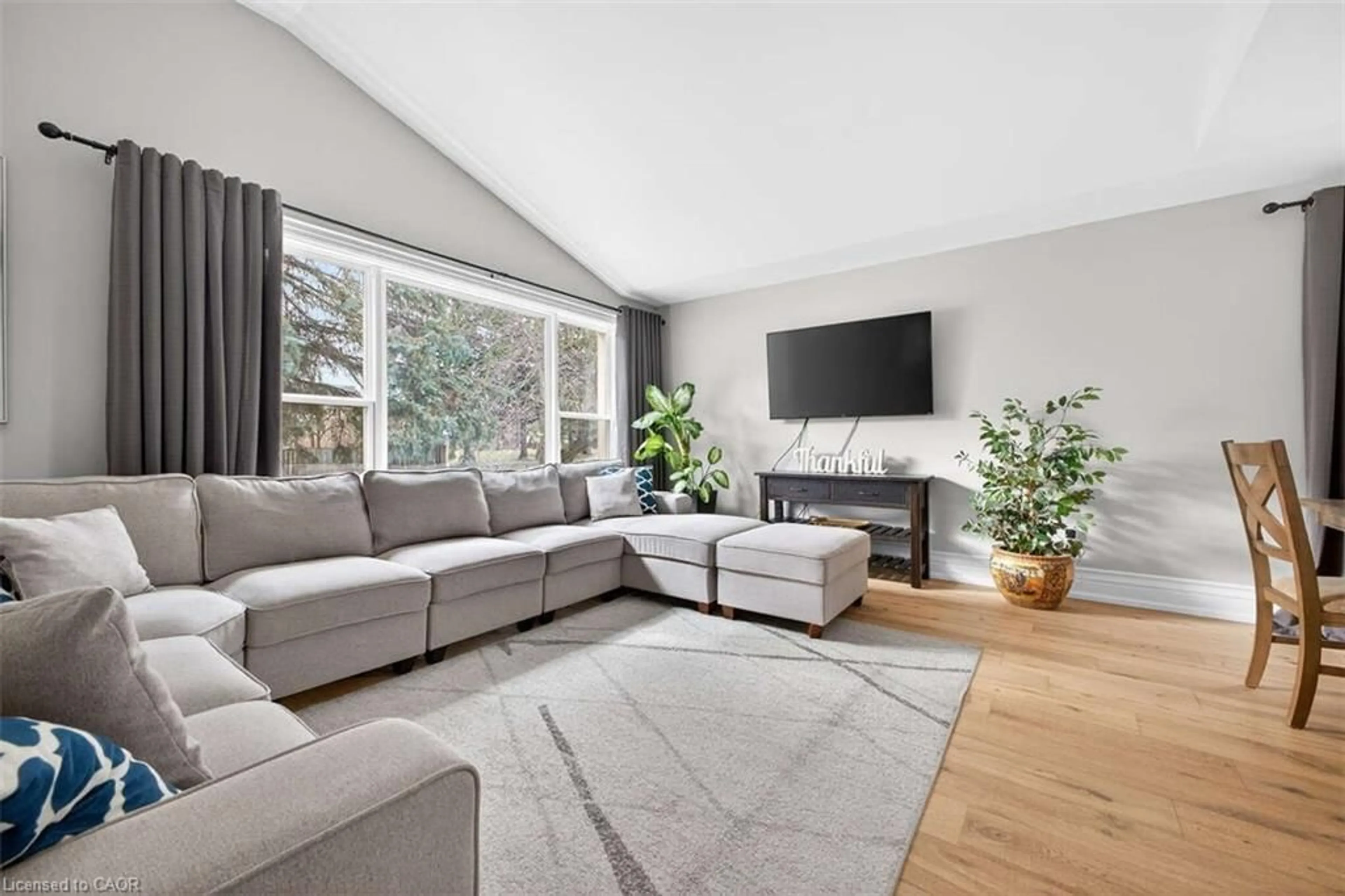 Living room with furniture, unknown for 4 Peter St, Hamilton Ontario L8B 0Z4