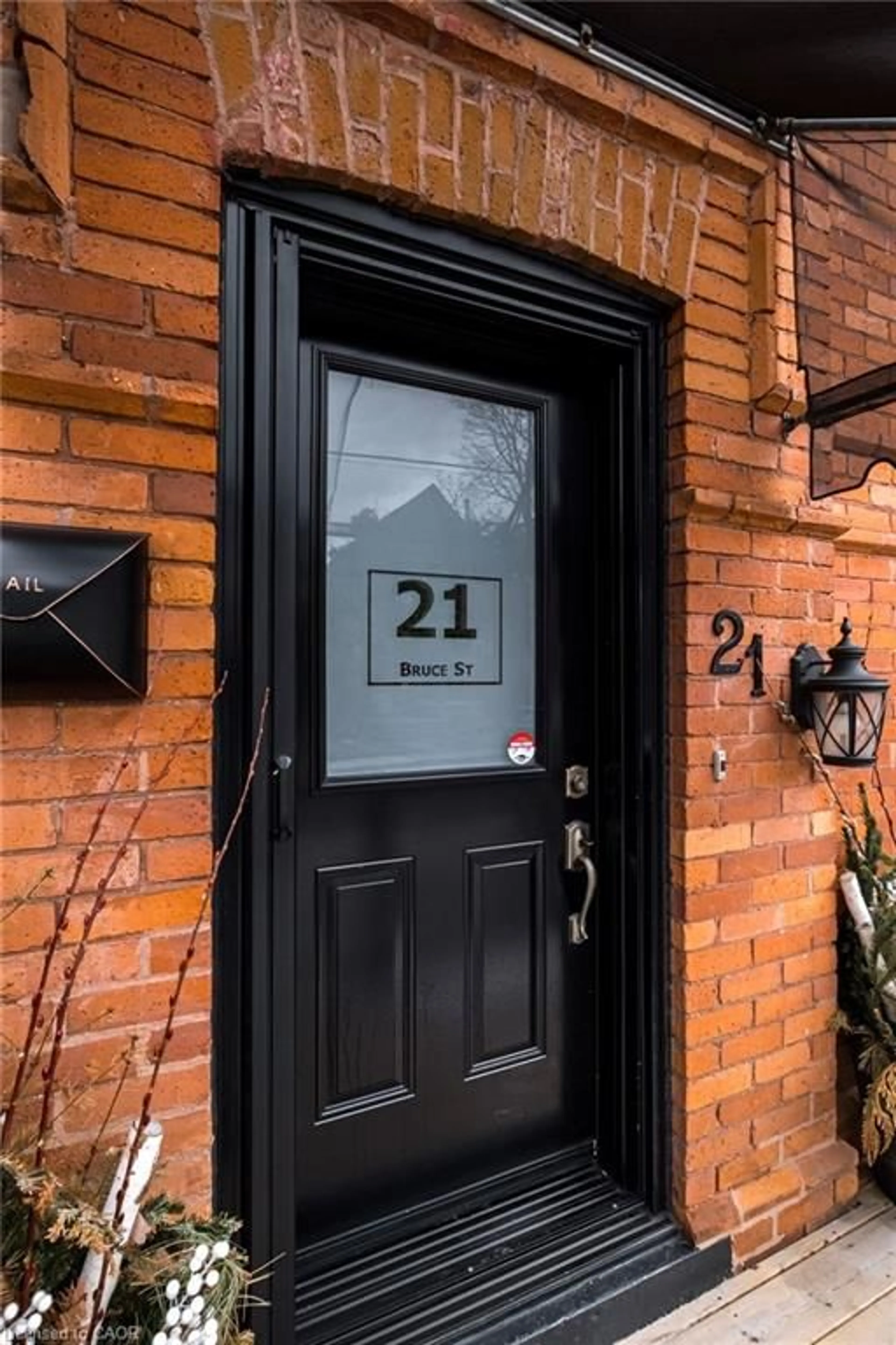 Indoor entryway for 21 Bruce St, Hamilton Ontario L8P 3M5