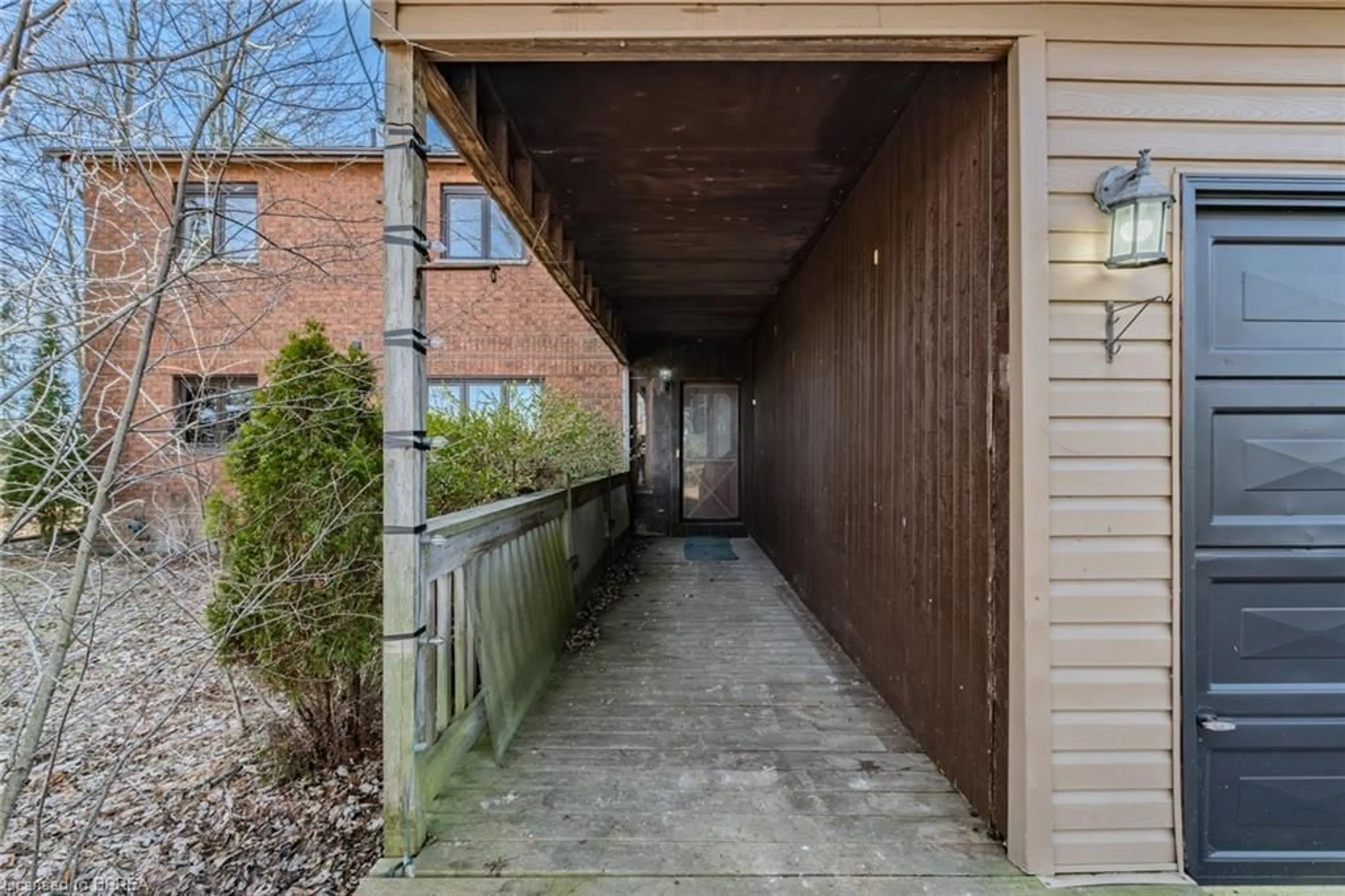 Unknown for 39 Baptist Church Rd, Brantford Ontario N3T 5L4