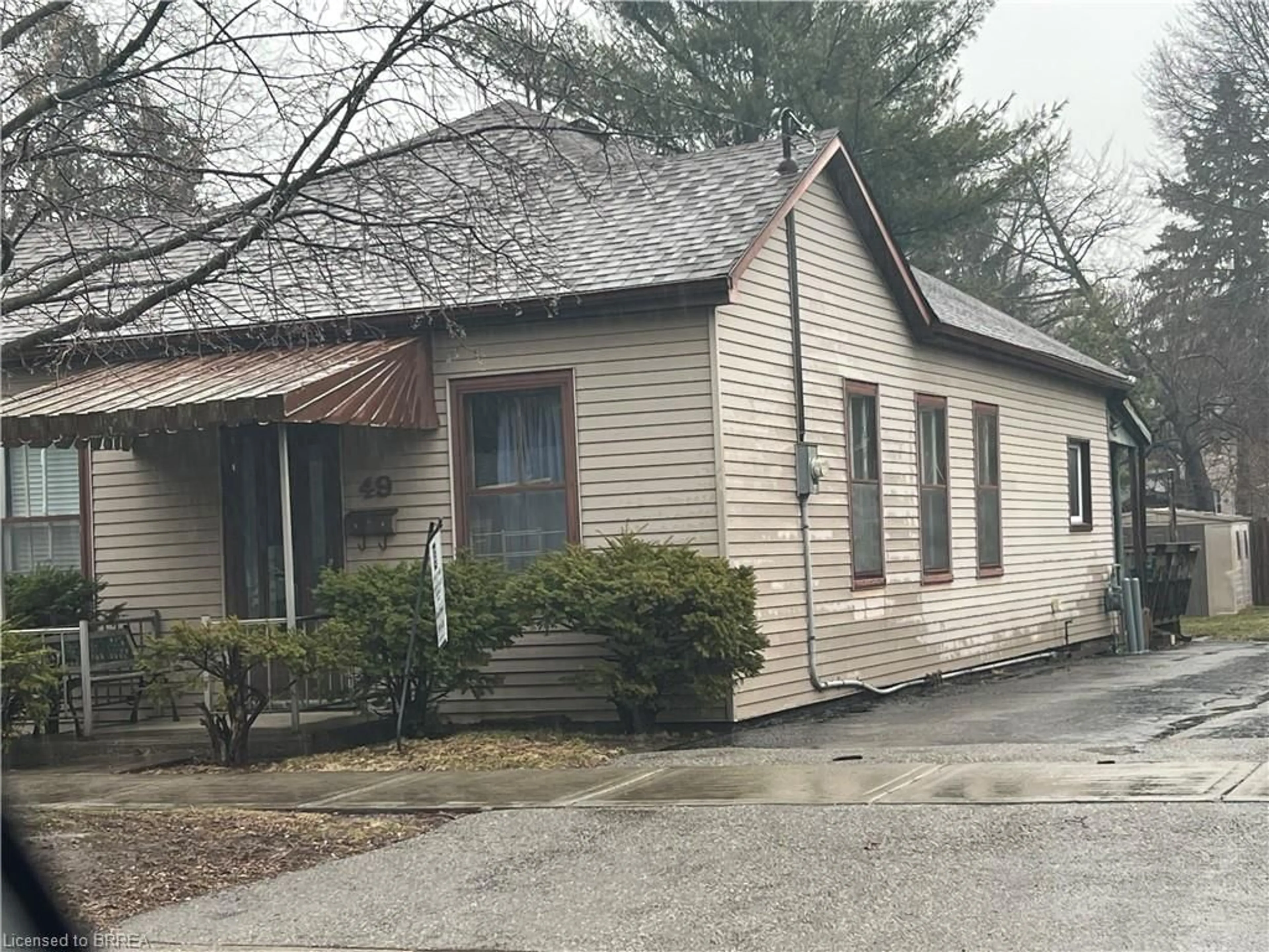 Unknown for 49 Pearl St, Brantford Ontario N3T 3N5