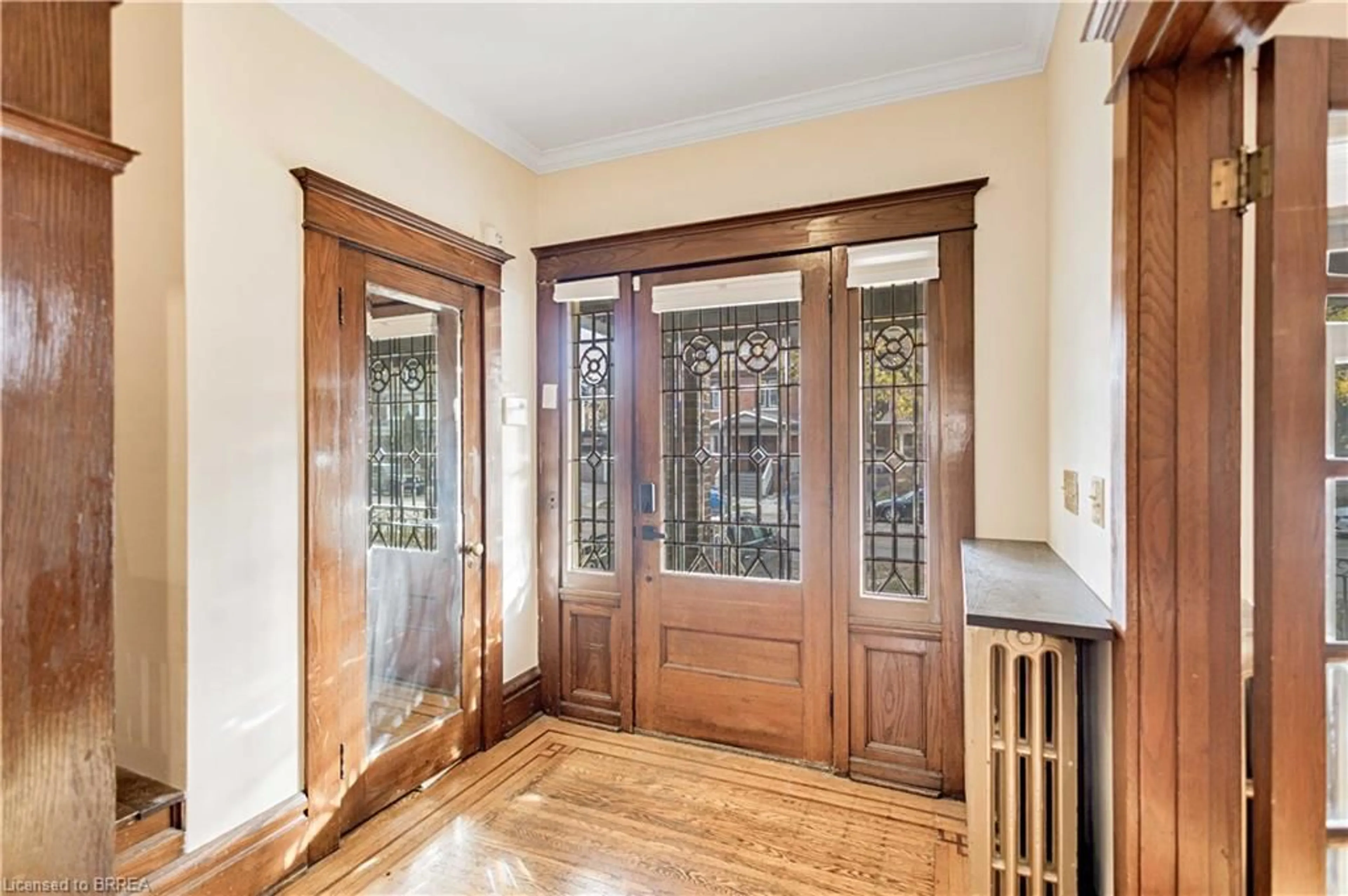 Indoor entryway for 134 Sherman Ave, Hamilton Ontario L8M 2P9