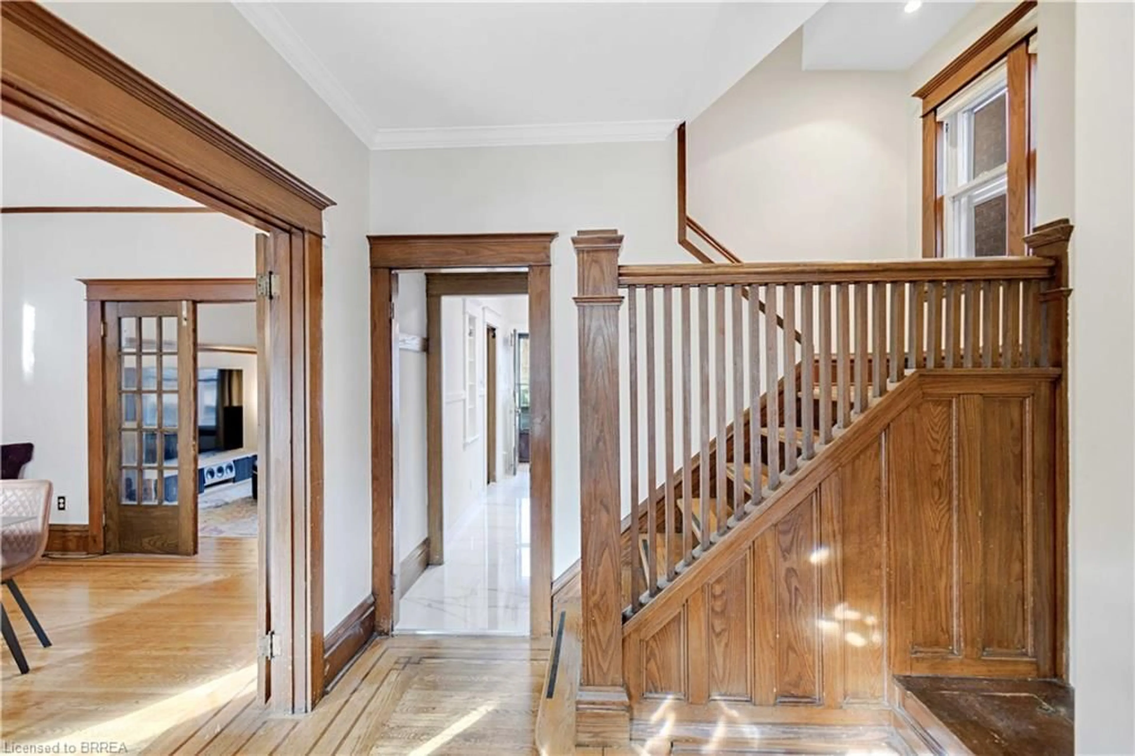 Indoor foyer for 134 Sherman Ave, Hamilton Ontario L8M 2P9