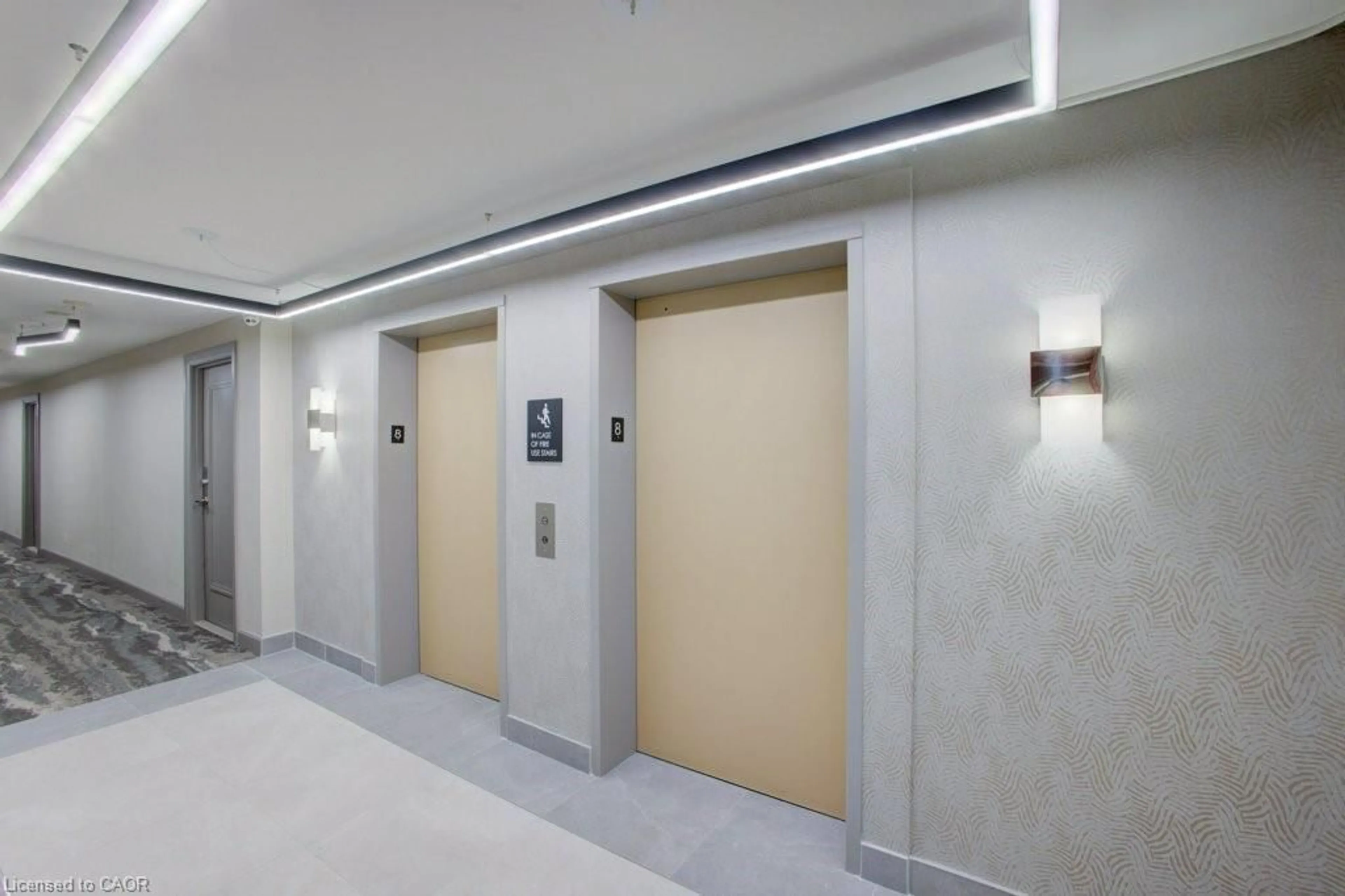 Indoor foyer for 3650 Kingston Rd, Toronto Ontario M1M 1R9