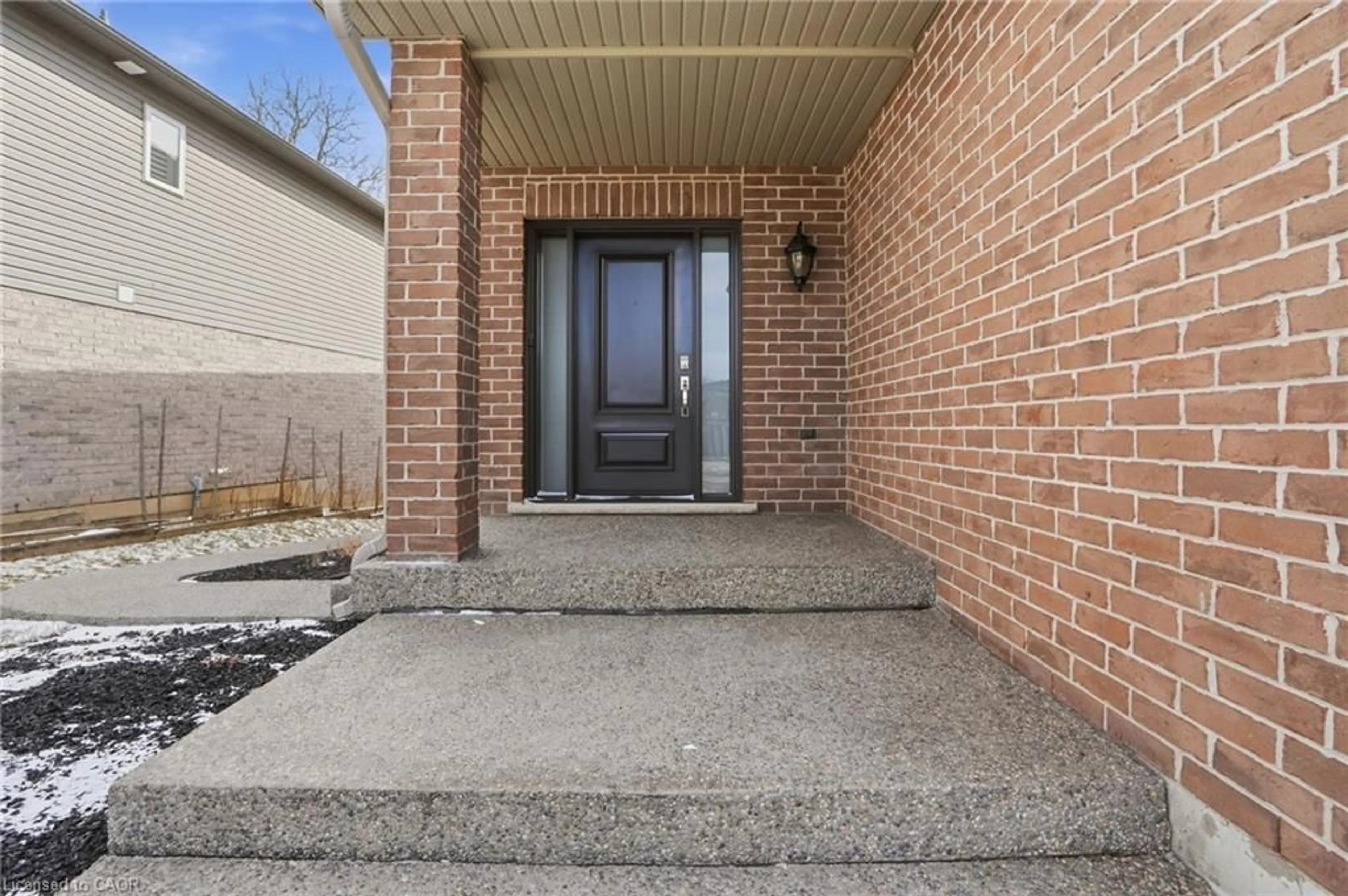 Indoor entryway for 7 Peggy Way, Hamilton Ontario L0R 1W0