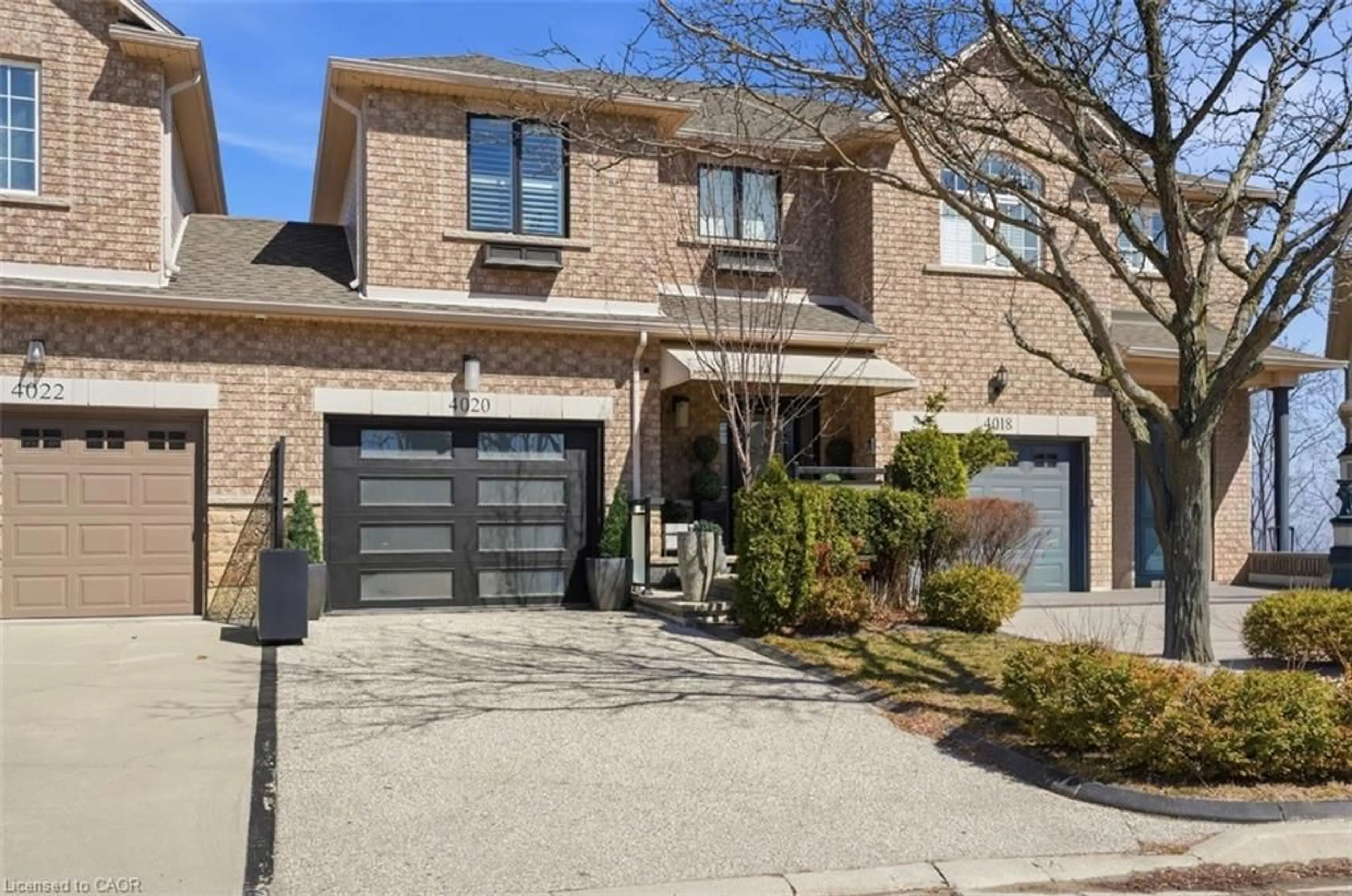 Home with brick exterior material, street for 4020 Alexan Cres, Burlington Ontario L3M 5A8