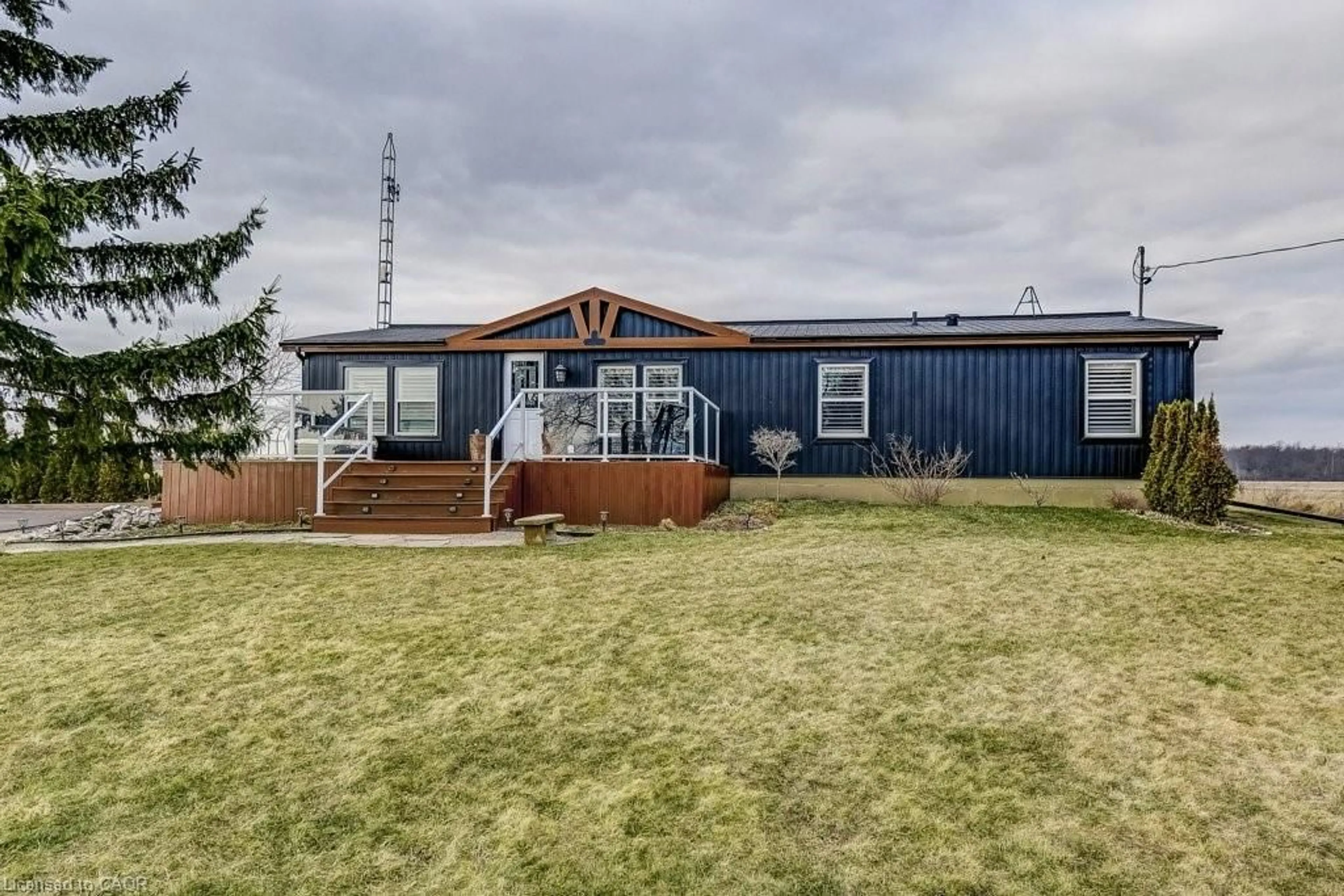 Home with vinyl exterior material, unknown for 35 Concession 7 Rd, Cayuga Ontario N0A 1E0