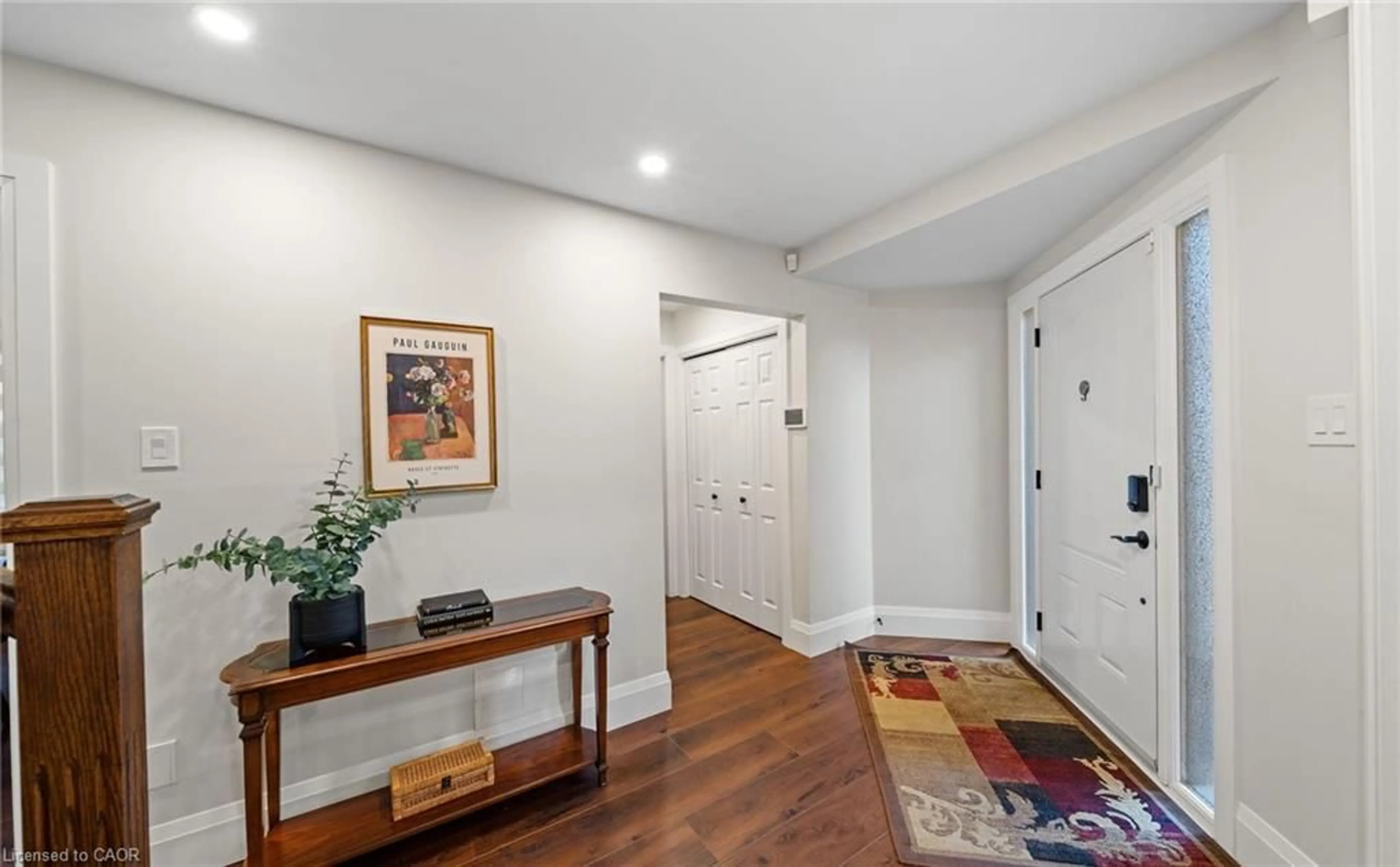 Indoor entryway for 4516 Gullfoot Cir, Mississauga Ontario L4Z 2J2