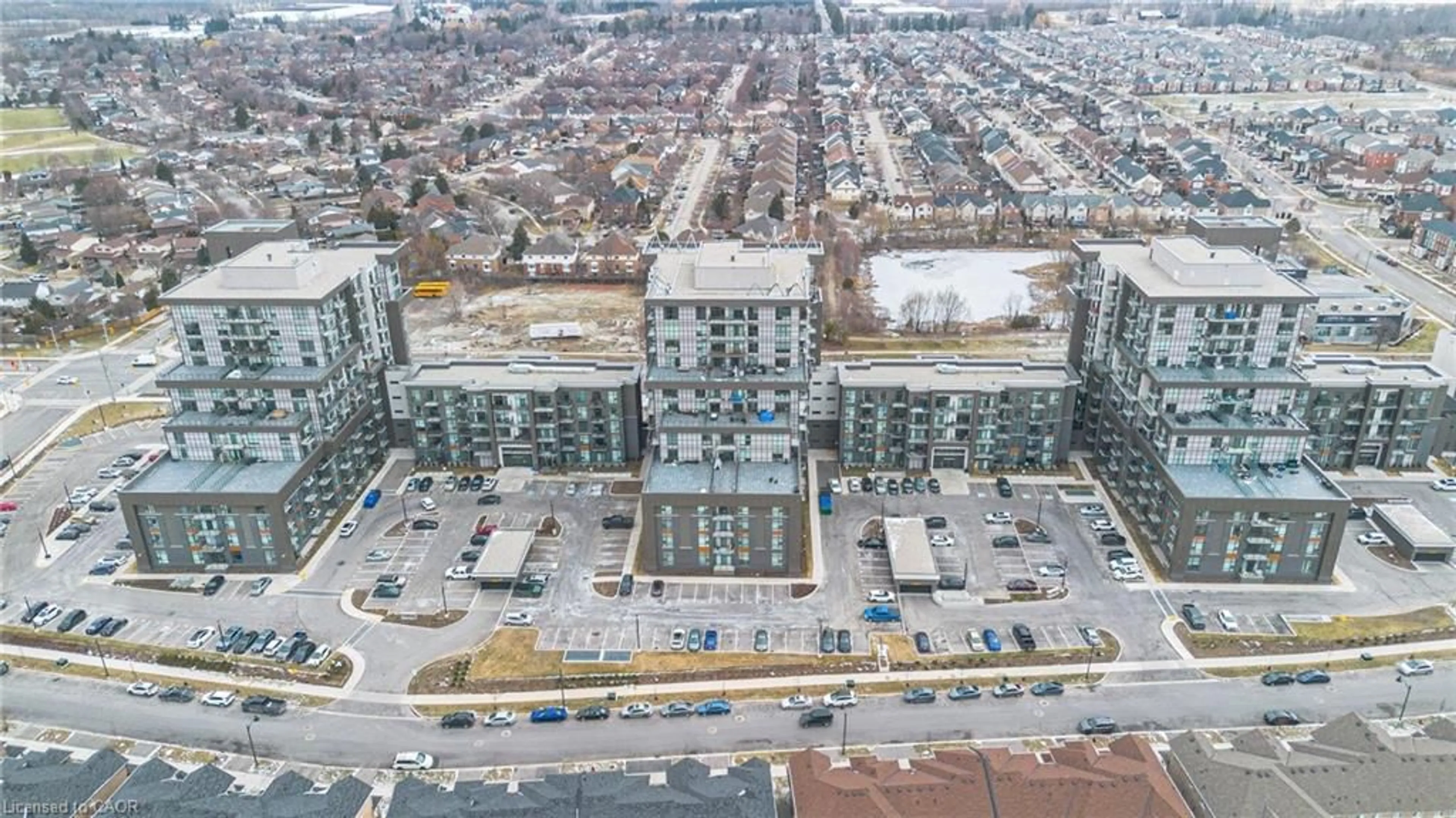 A pic from outside/outdoor area/front of a property/back of a property/a pic from drone, city buildings view from balcony for 460 Dundas St #1112, Hamilton Ontario L8B 2A5