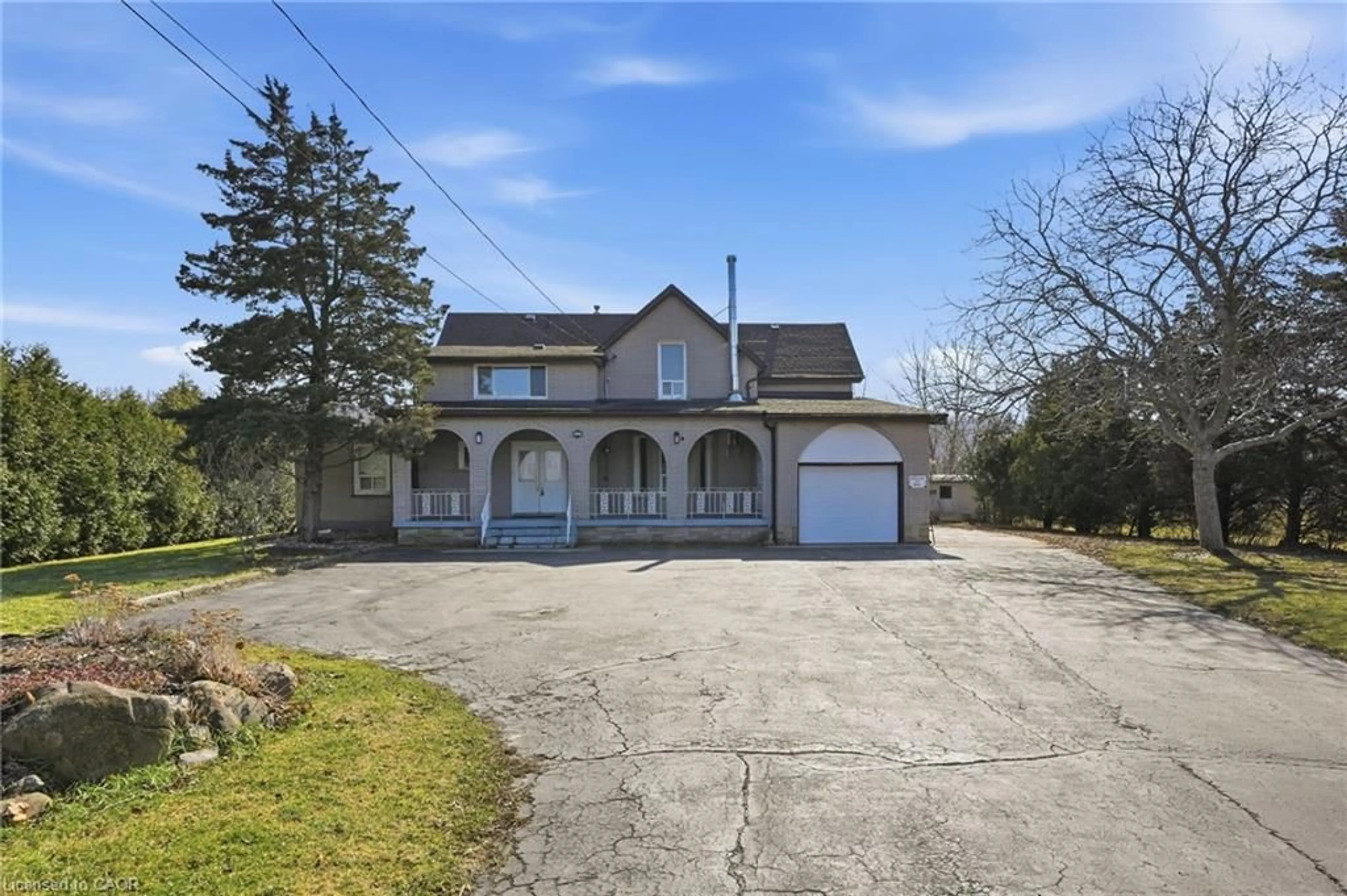 A pic from outside/outdoor area/front of a property/back of a property/a pic from drone, street for 864 Highway 8, Stoney Creek Ontario L8E 5J3