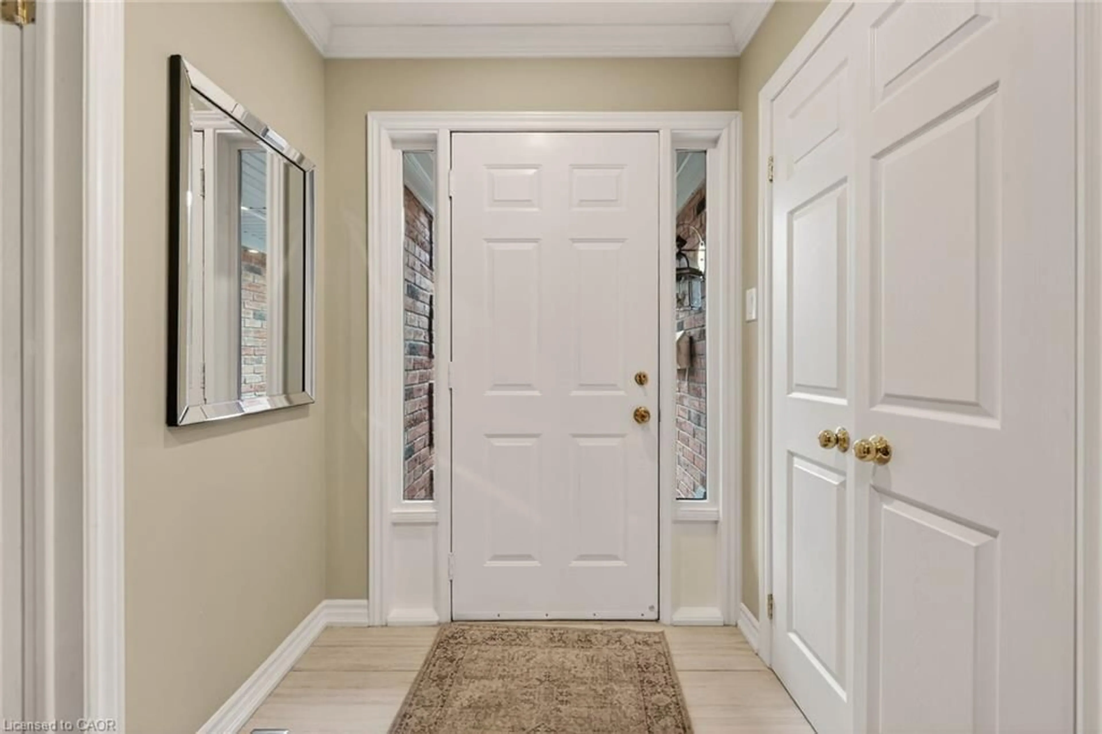 Indoor entryway for 17 Cammay Ave, Dundas Ontario L9H 6M4