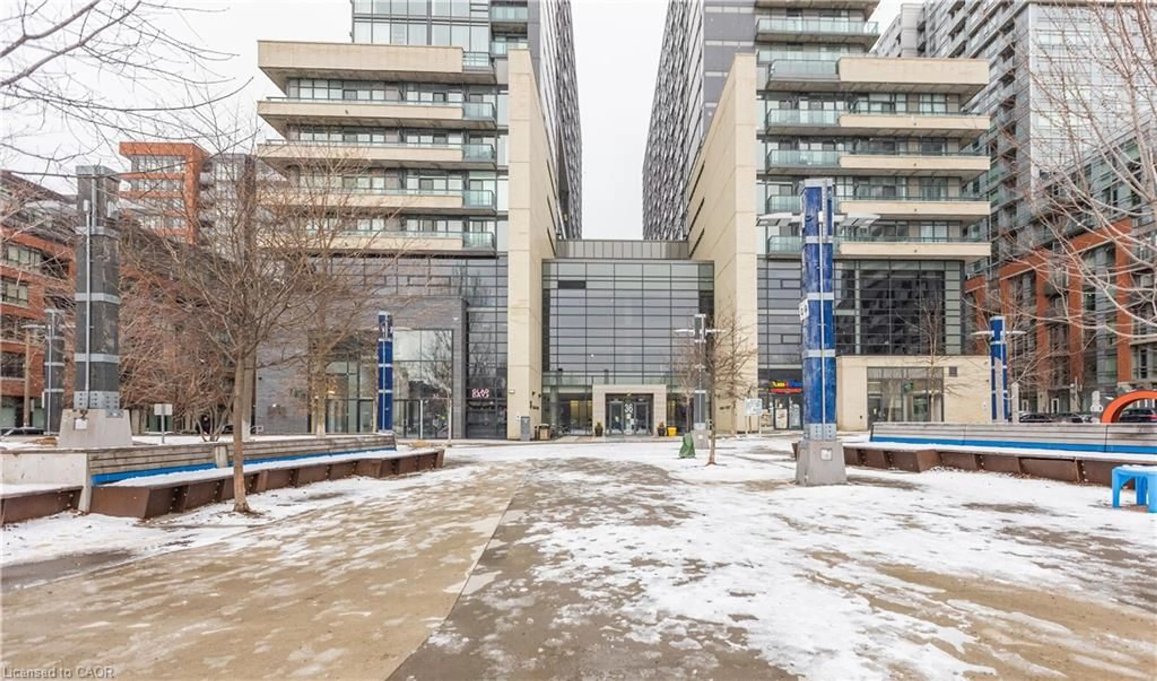 Indoor foyer for 36 Lisgar St #825, Toronto Ontario M6J 0C7