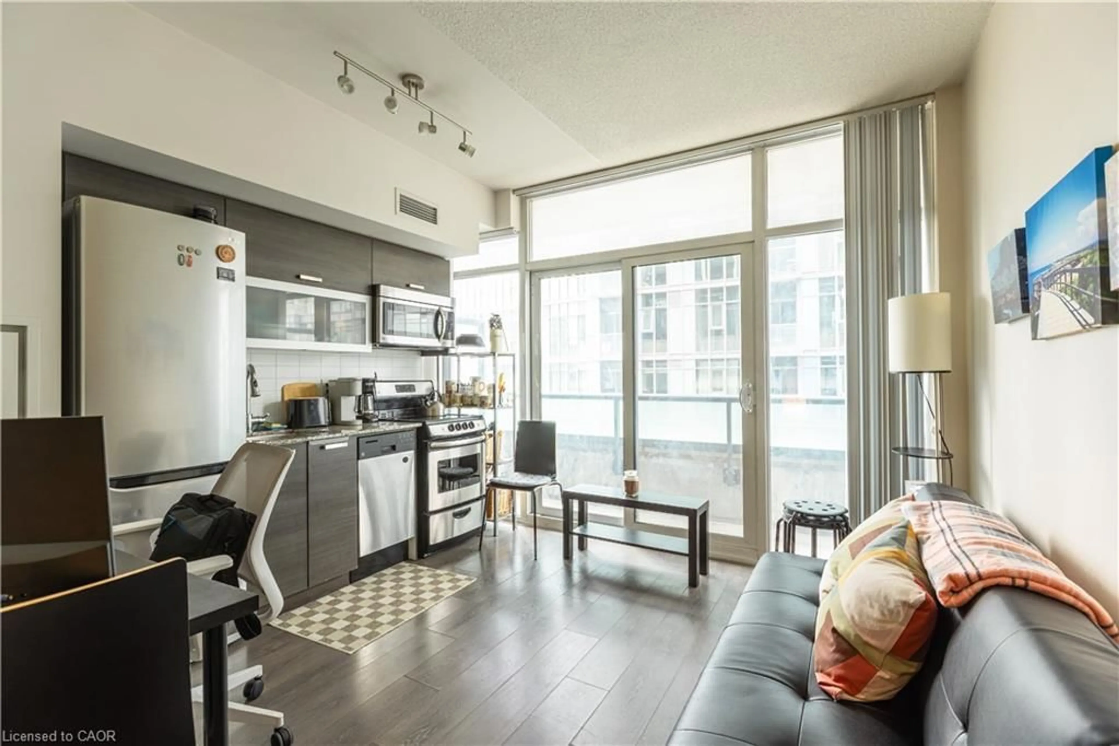 Open concept kitchen, unknown for 36 Lisgar St #825, Toronto Ontario M6J 0C7