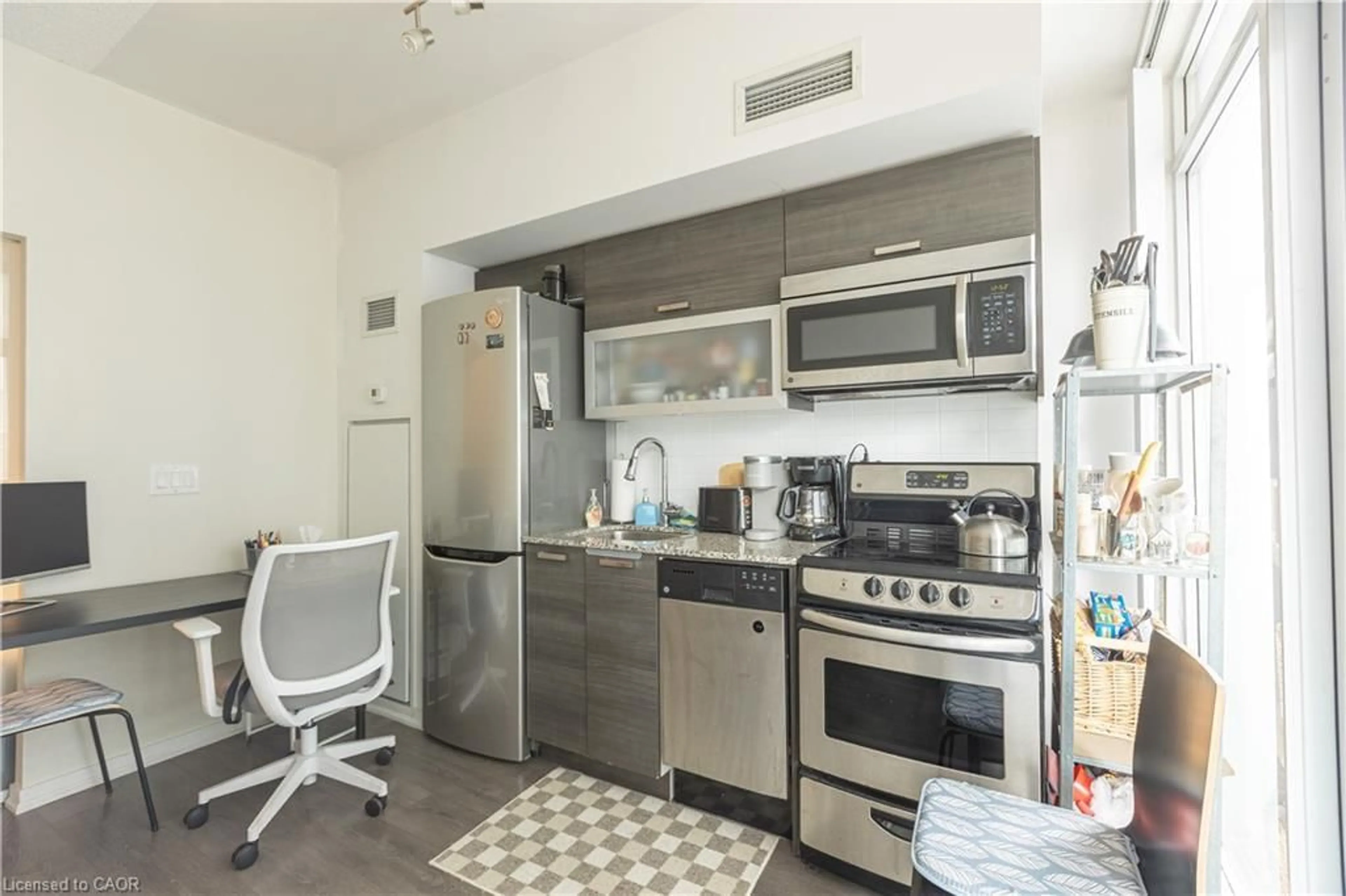 Standard kitchen, unknown for 36 Lisgar St #825, Toronto Ontario M6J 0C7