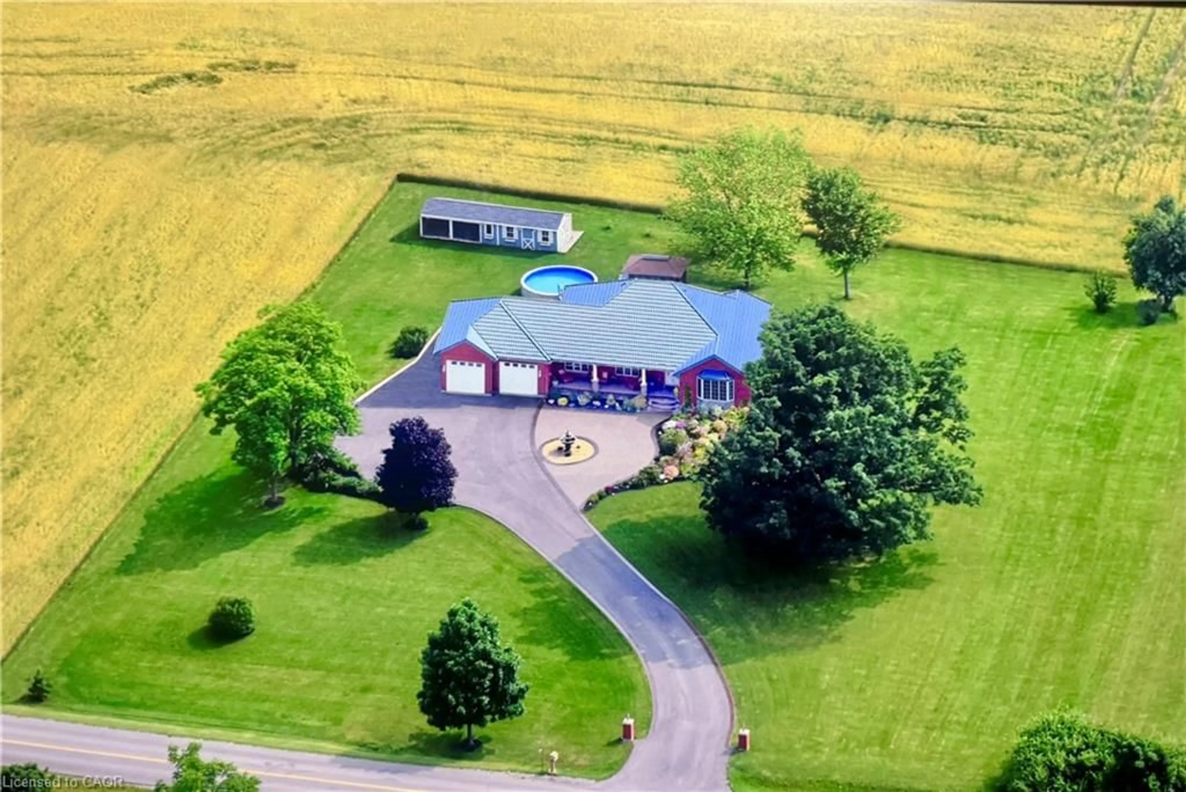 A pic from outside/outdoor area/front of a property/back of a property/a pic from drone, unknown for 3810 River Rd, Caledonia Ontario N3W 2K7