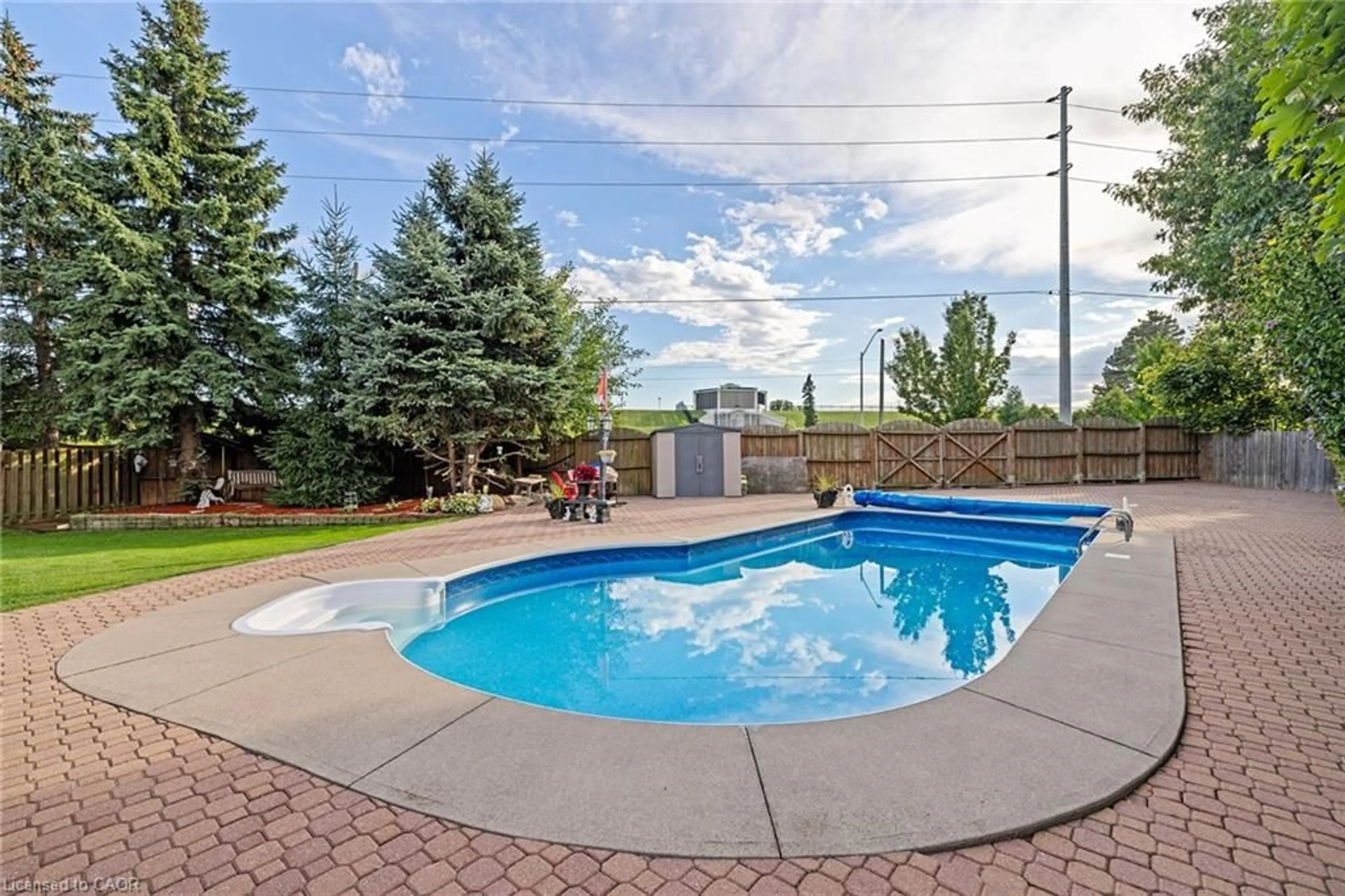 Pool for 3 Nature Crt, Hamilton Ontario L9C 7T5