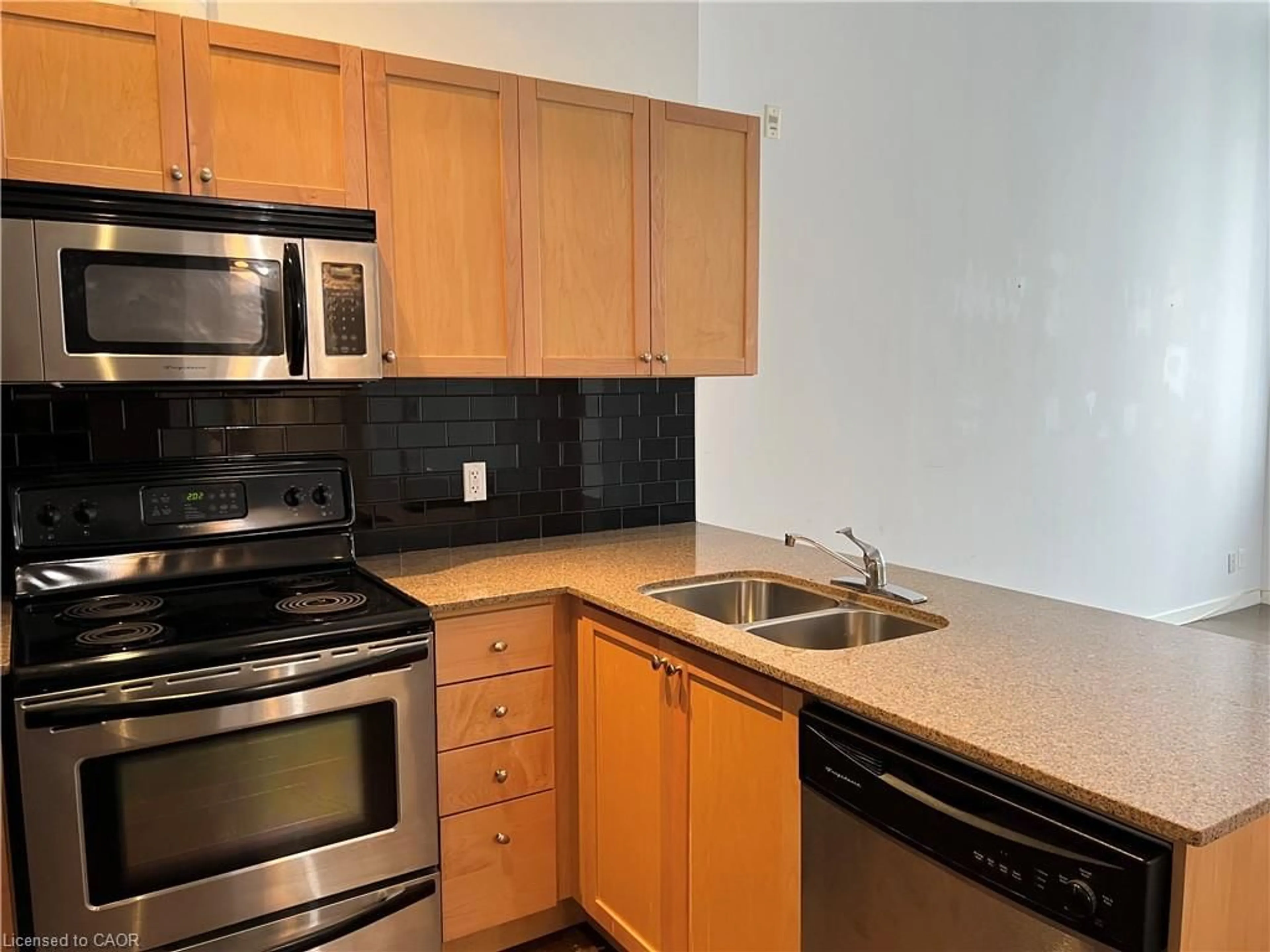 Standard kitchen, unknown for 404 King St #409, Kitchener Ontario N2G 4Z9
