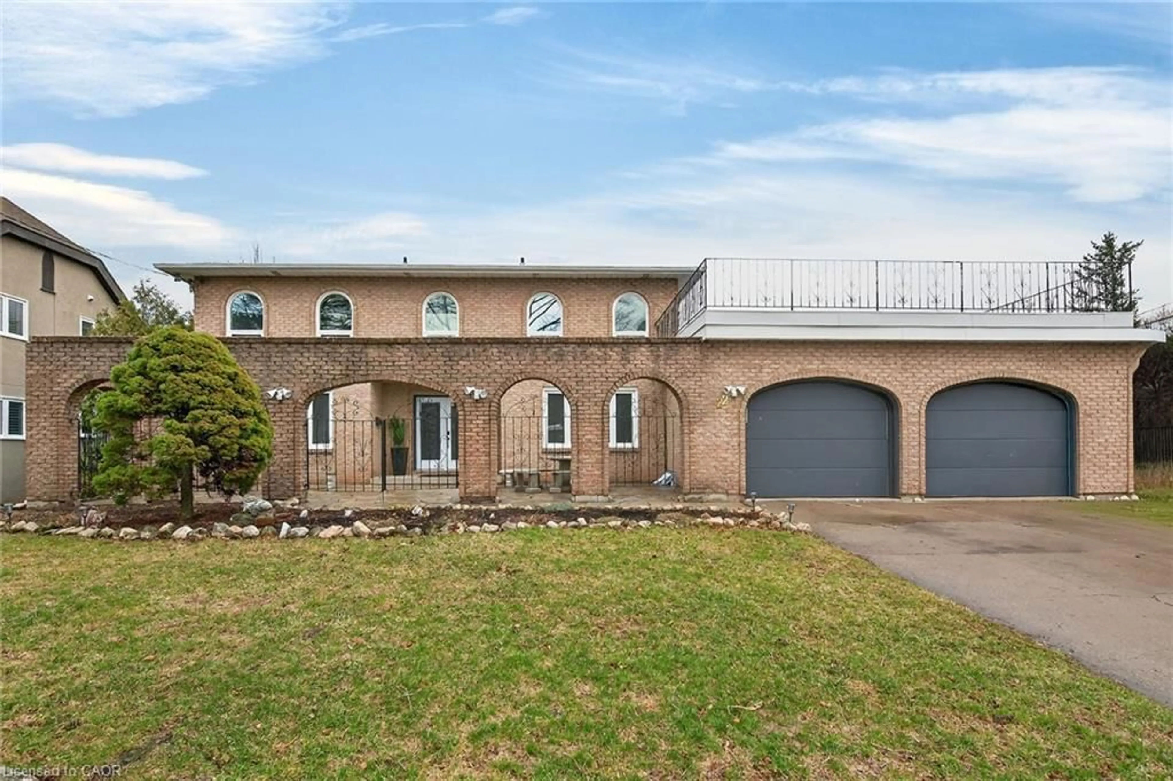 Home with brick exterior material, building for 22 Woodside Dr, Hamilton Ontario L8T 1C3