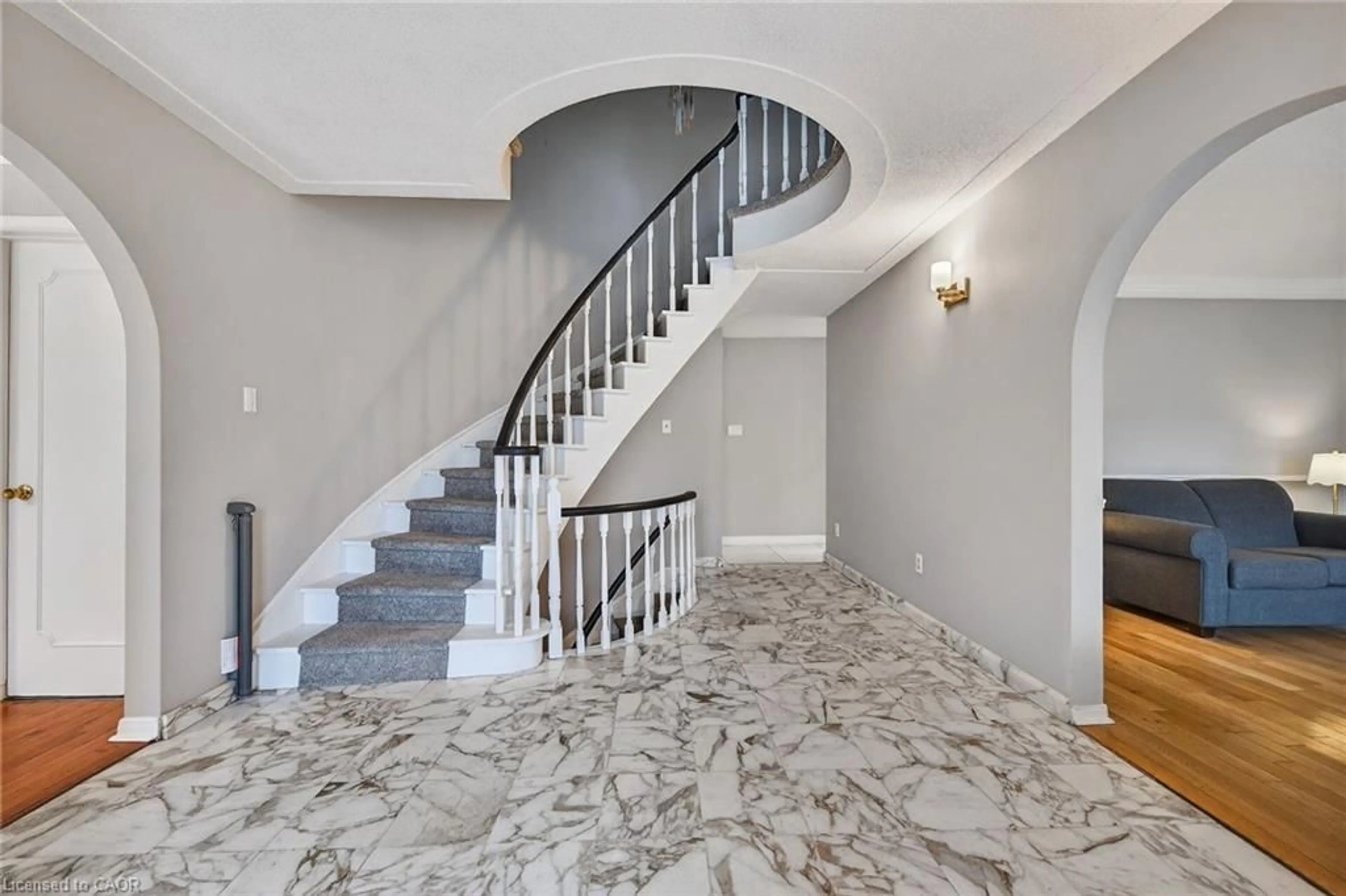 Stairs for 22 Woodside Dr, Hamilton Ontario L8T 1C3