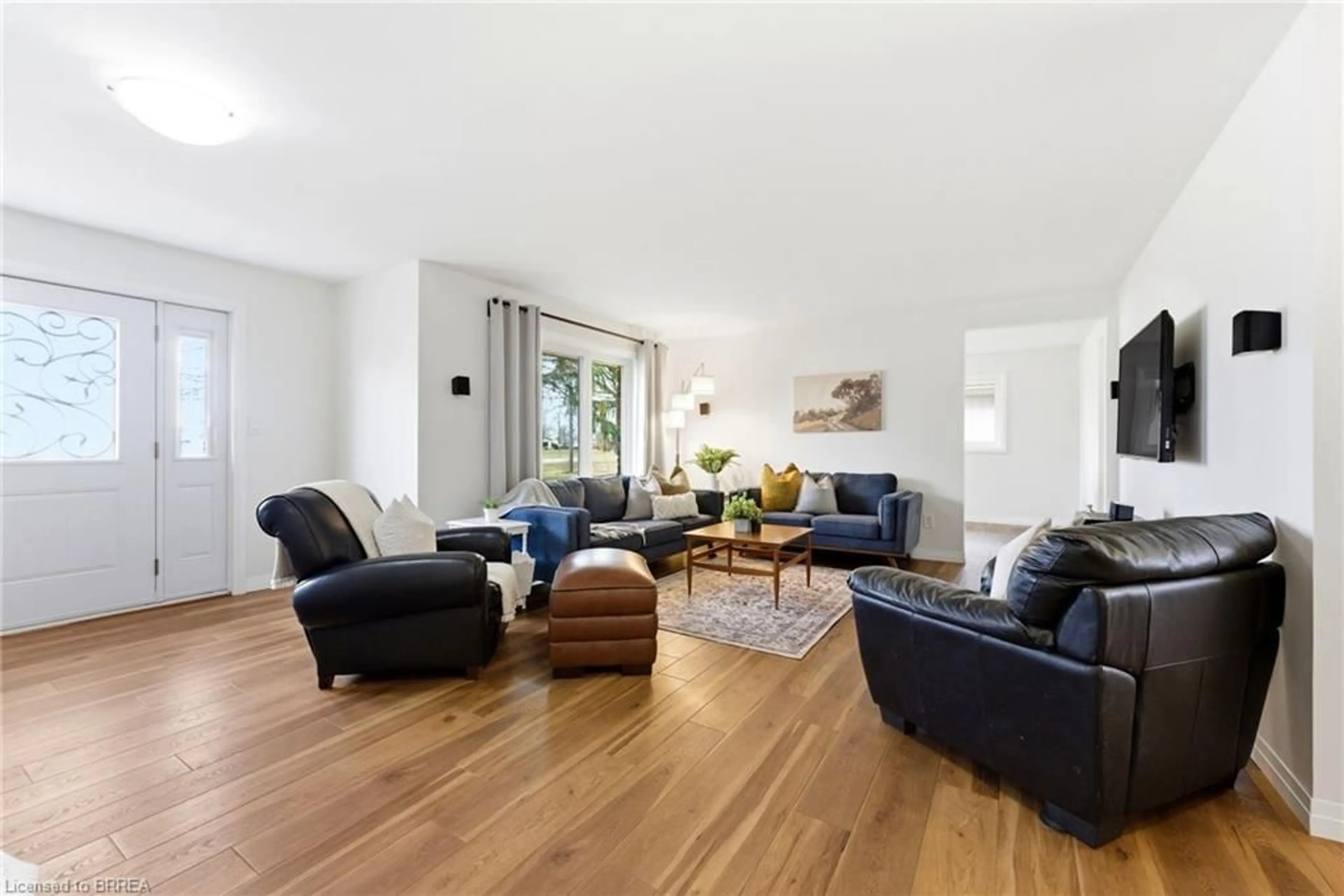 Living room with furniture, unknown for 3 Mill St, Brantford Ontario N3T 0M6